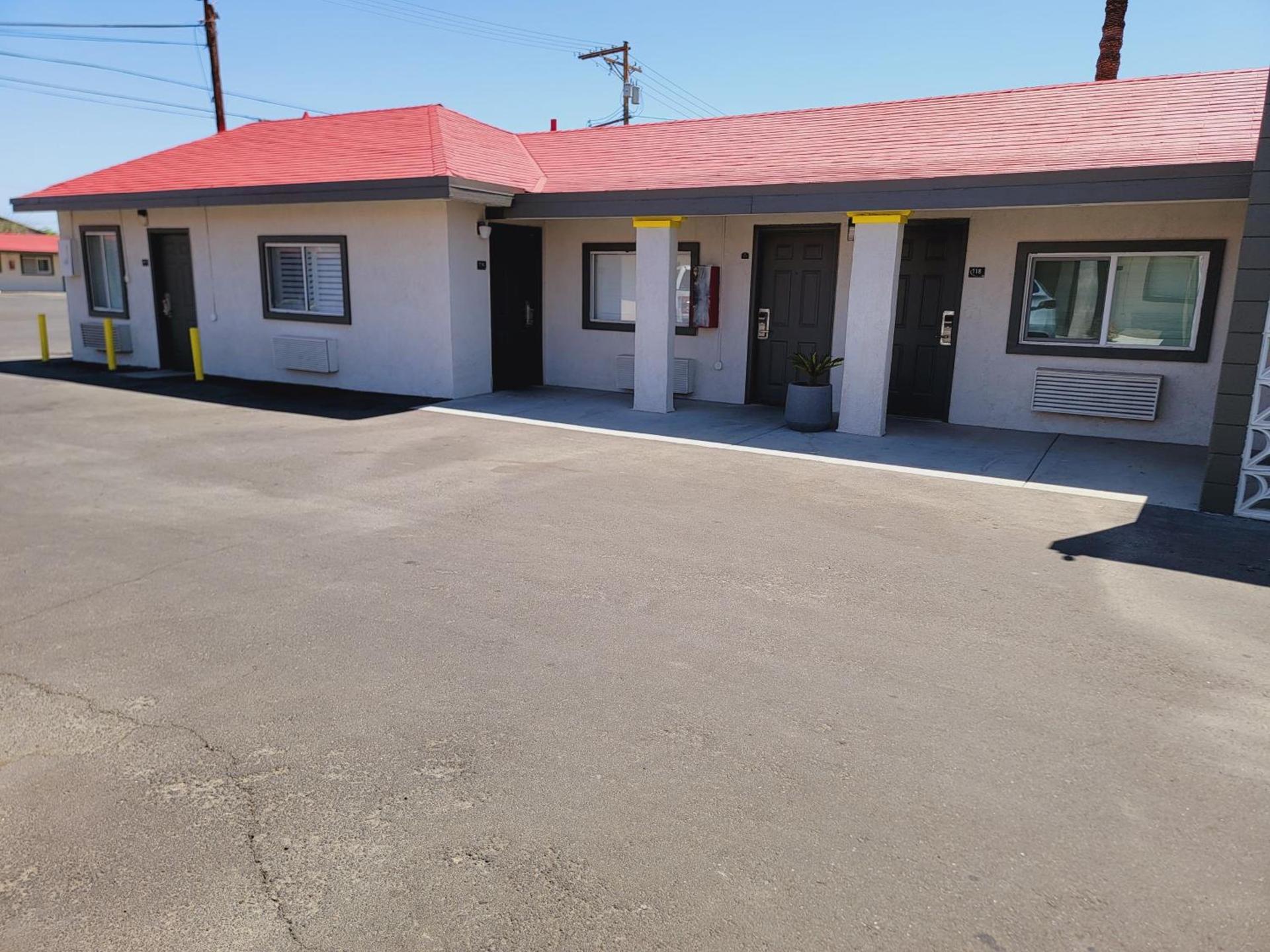 Super 8 by Wyndham El Centro North photo 4