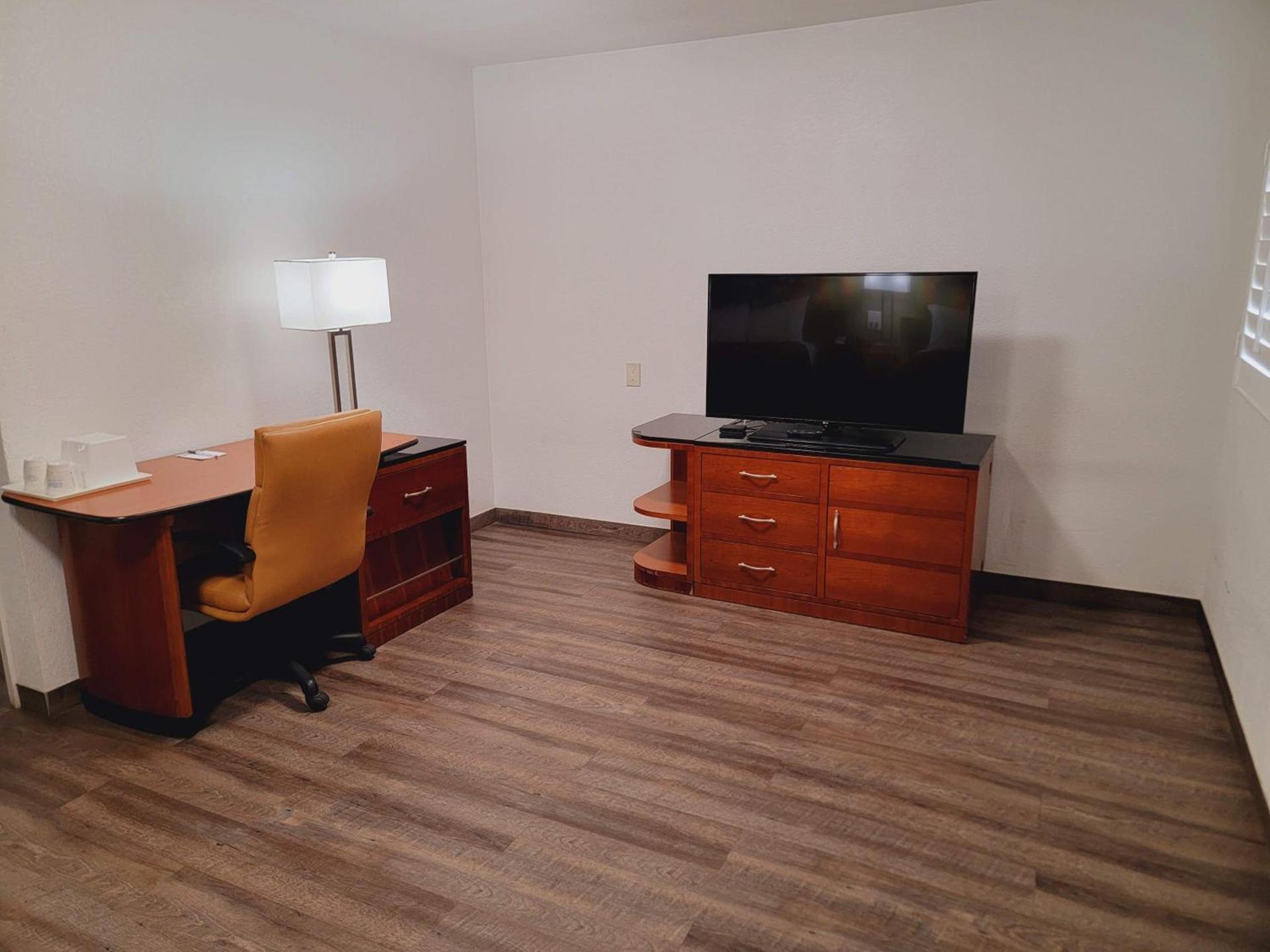 Super 8 by Wyndham El Centro North photo 5