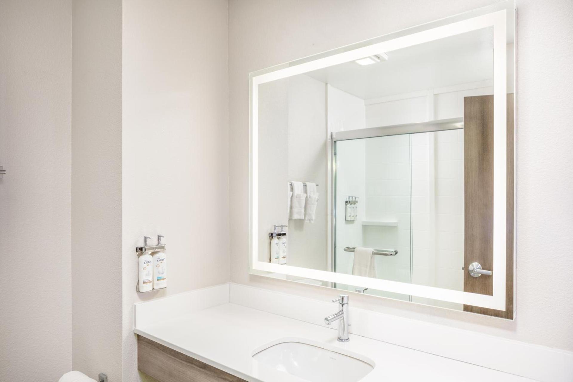 Holiday Inn Express Kearney by IHG photo 6