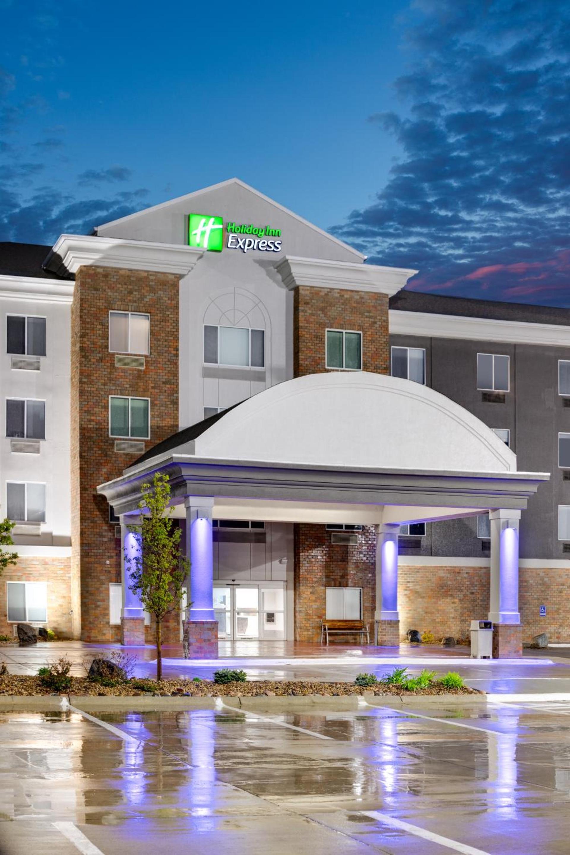 Holiday Inn Express Kearney by IHG photo 2