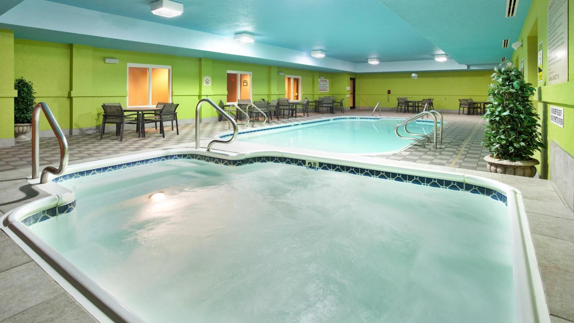 Holiday Inn Express Kearney by IHG photo 41