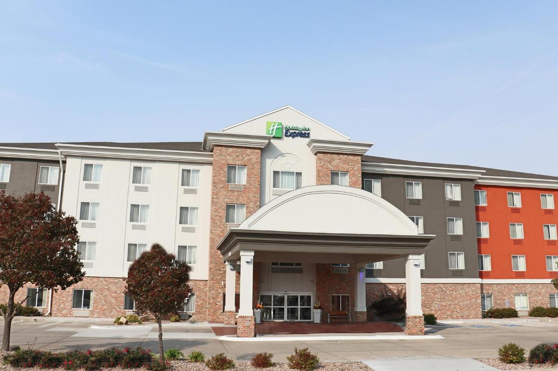 Holiday Inn Express Kearney by IHG photo 1