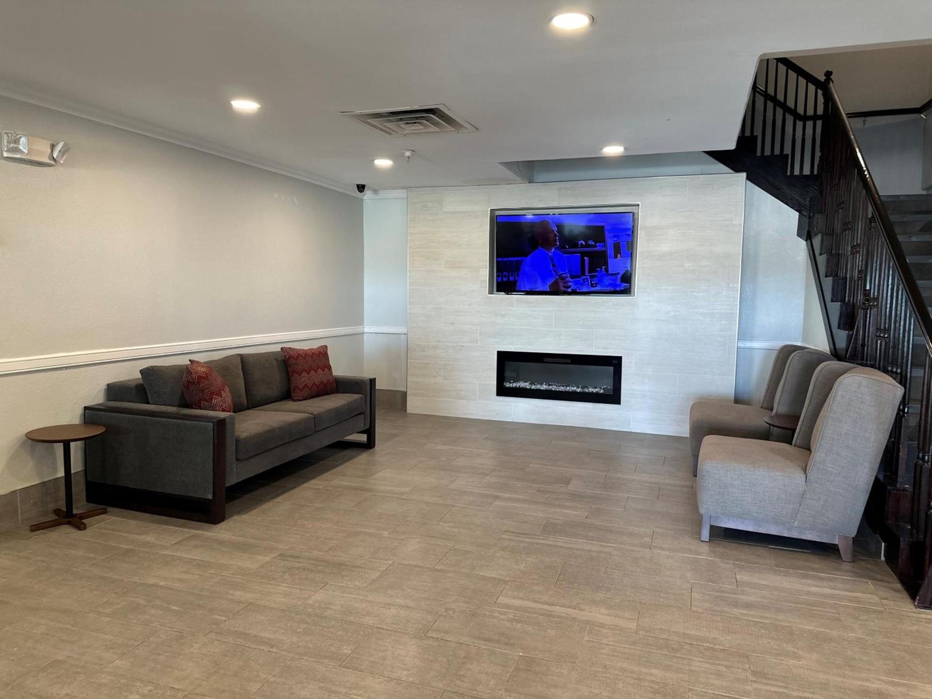 Hawthorn Extended Stay by Wyndham Hobbs photo 15
