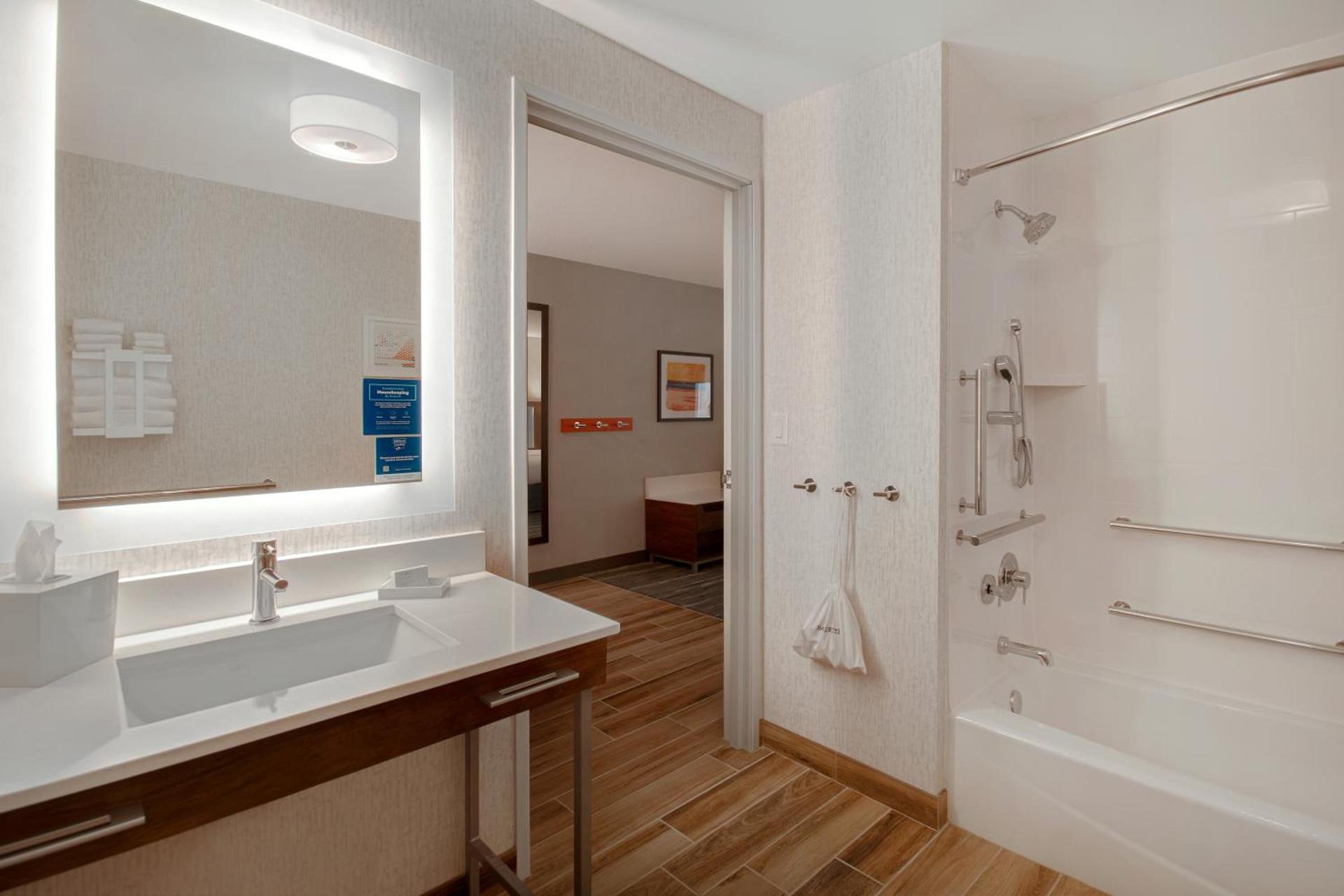 Hampton Inn & Suites Dayton-Vandalia photo 22