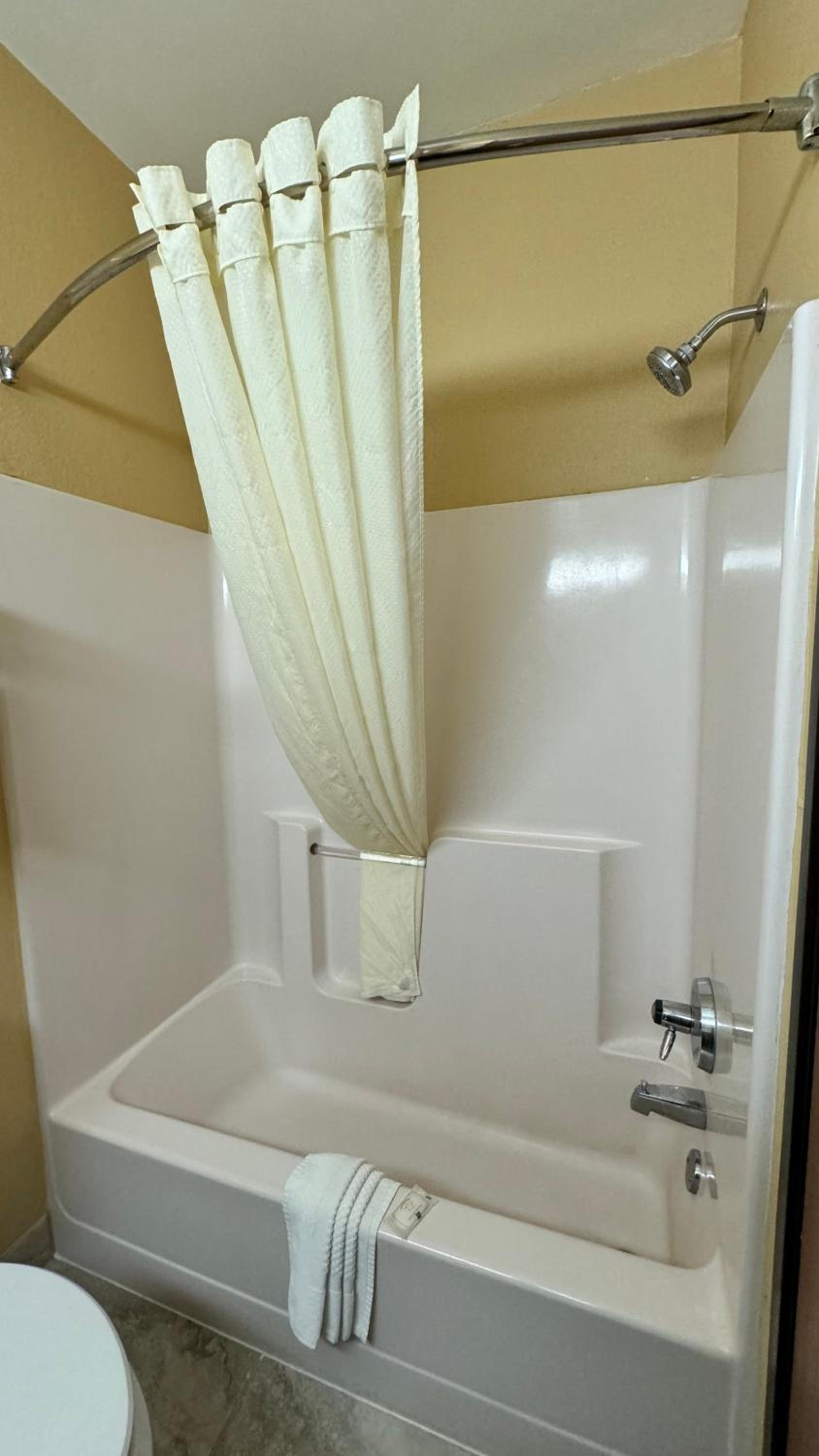 Quality Inn & Suites Eau Claire University Area photo 14