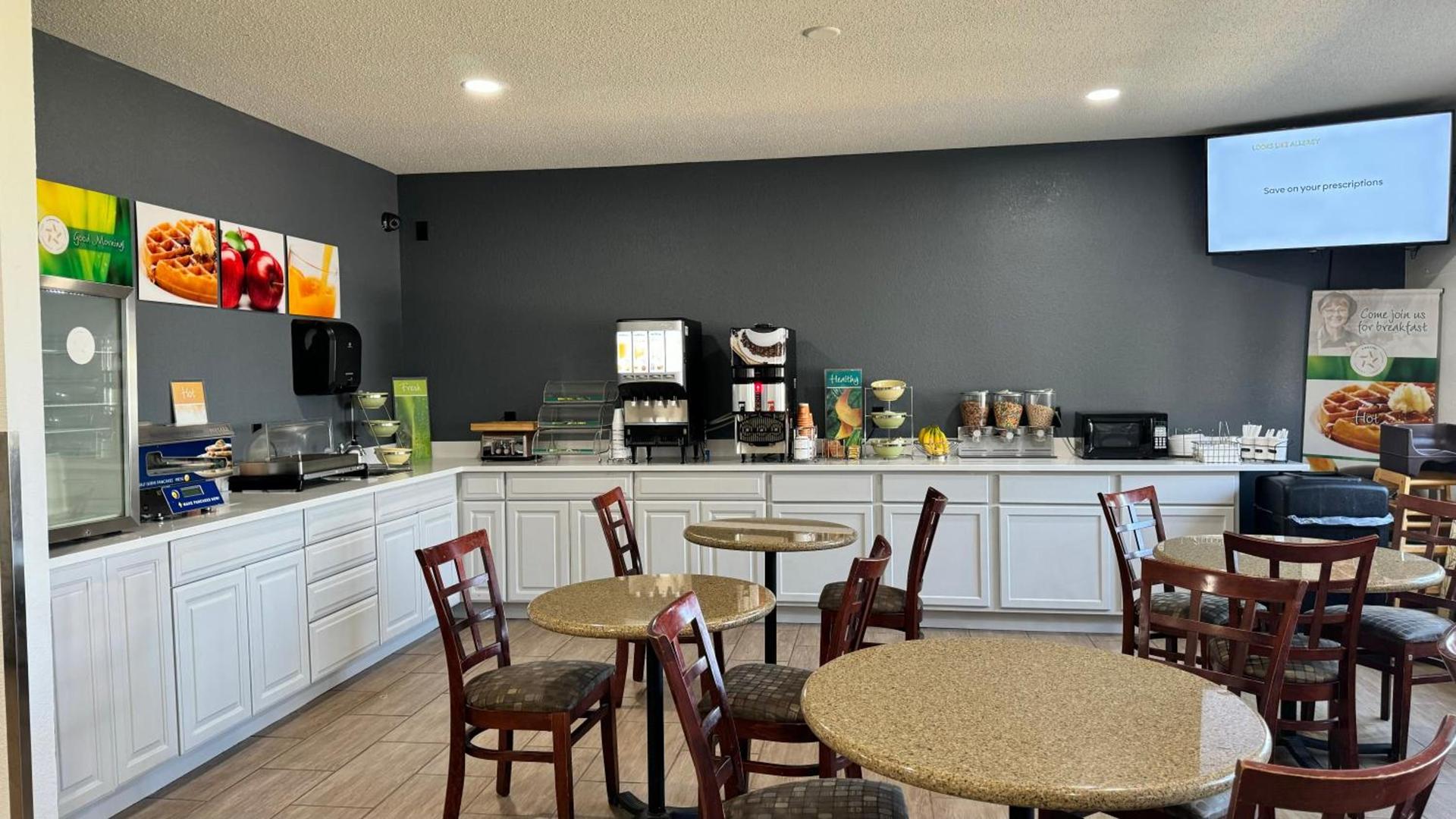 Quality Inn & Suites Eau Claire University Area photo 7