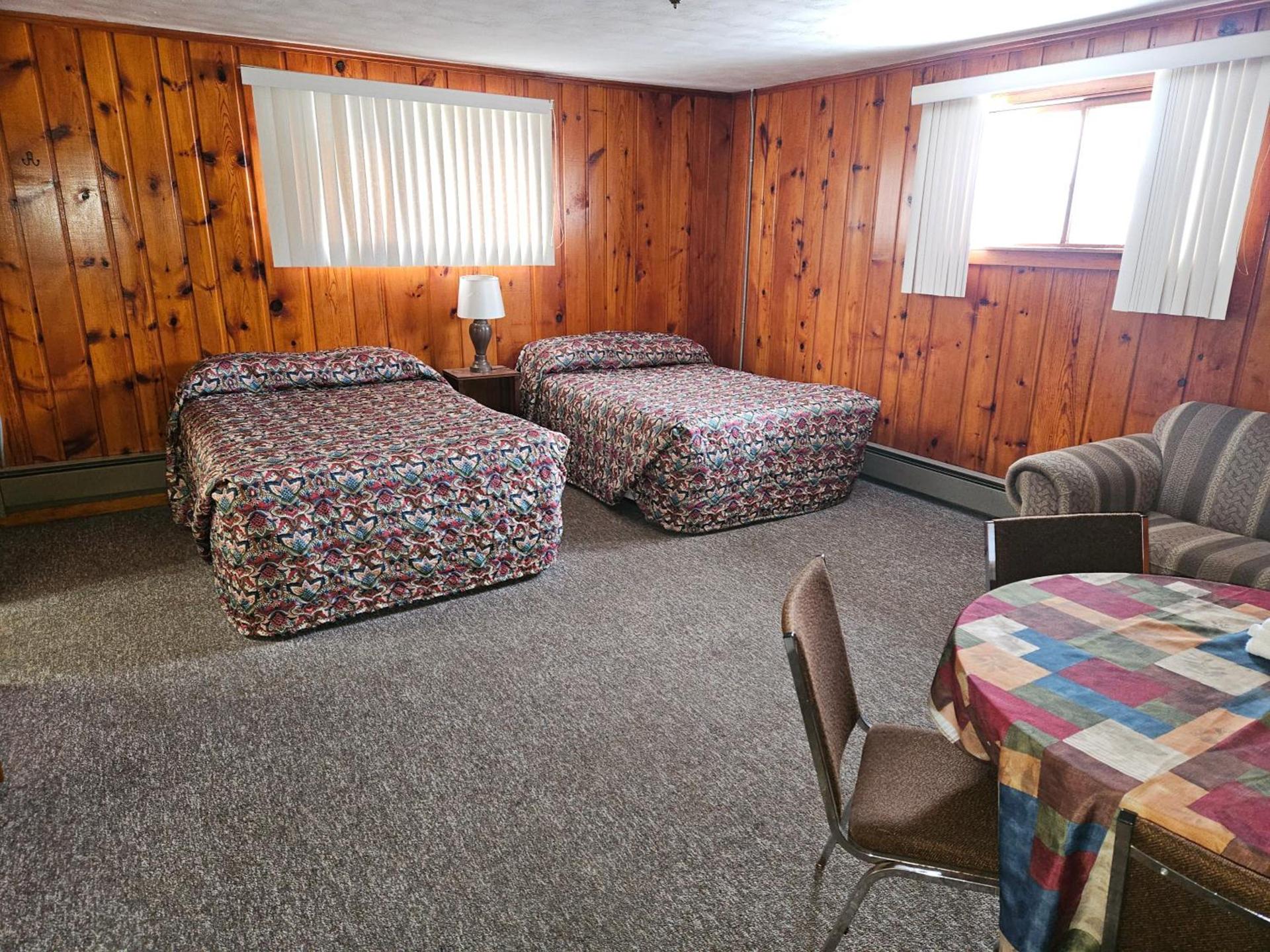 Lewiston Hotel Bar & Grill photo 2
