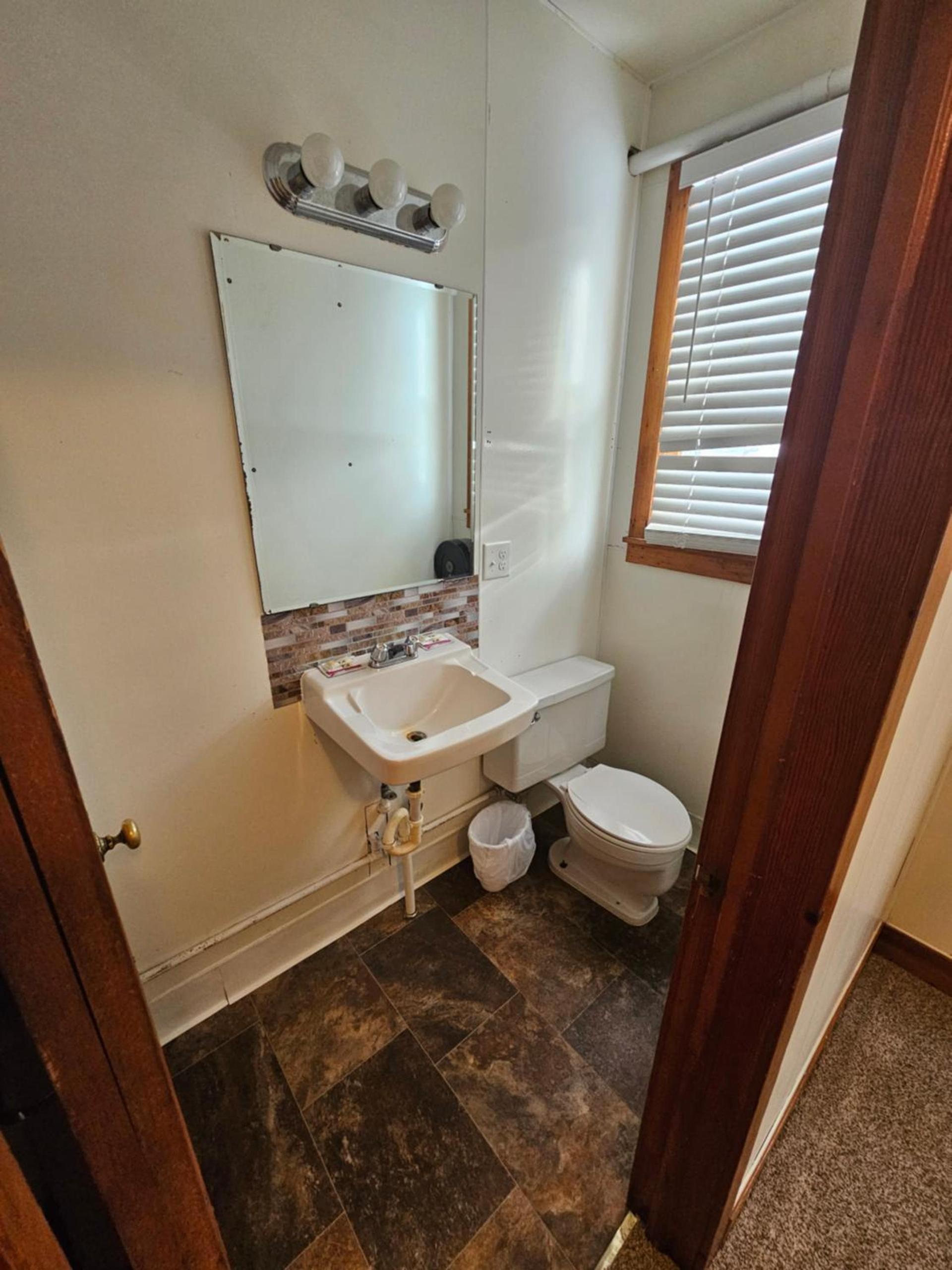 Lewiston Hotel Bar & Grill photo 7