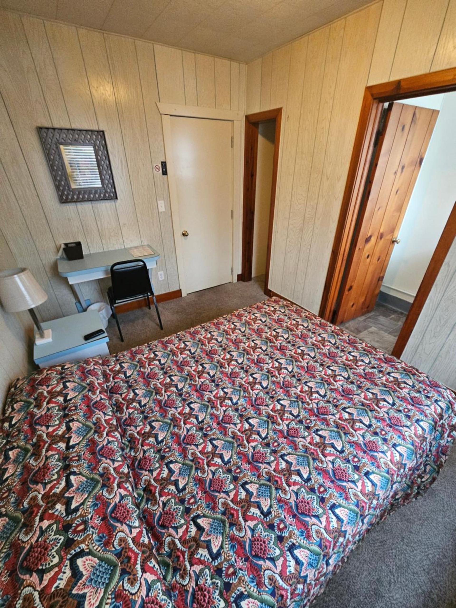 Lewiston Hotel Bar & Grill photo 21