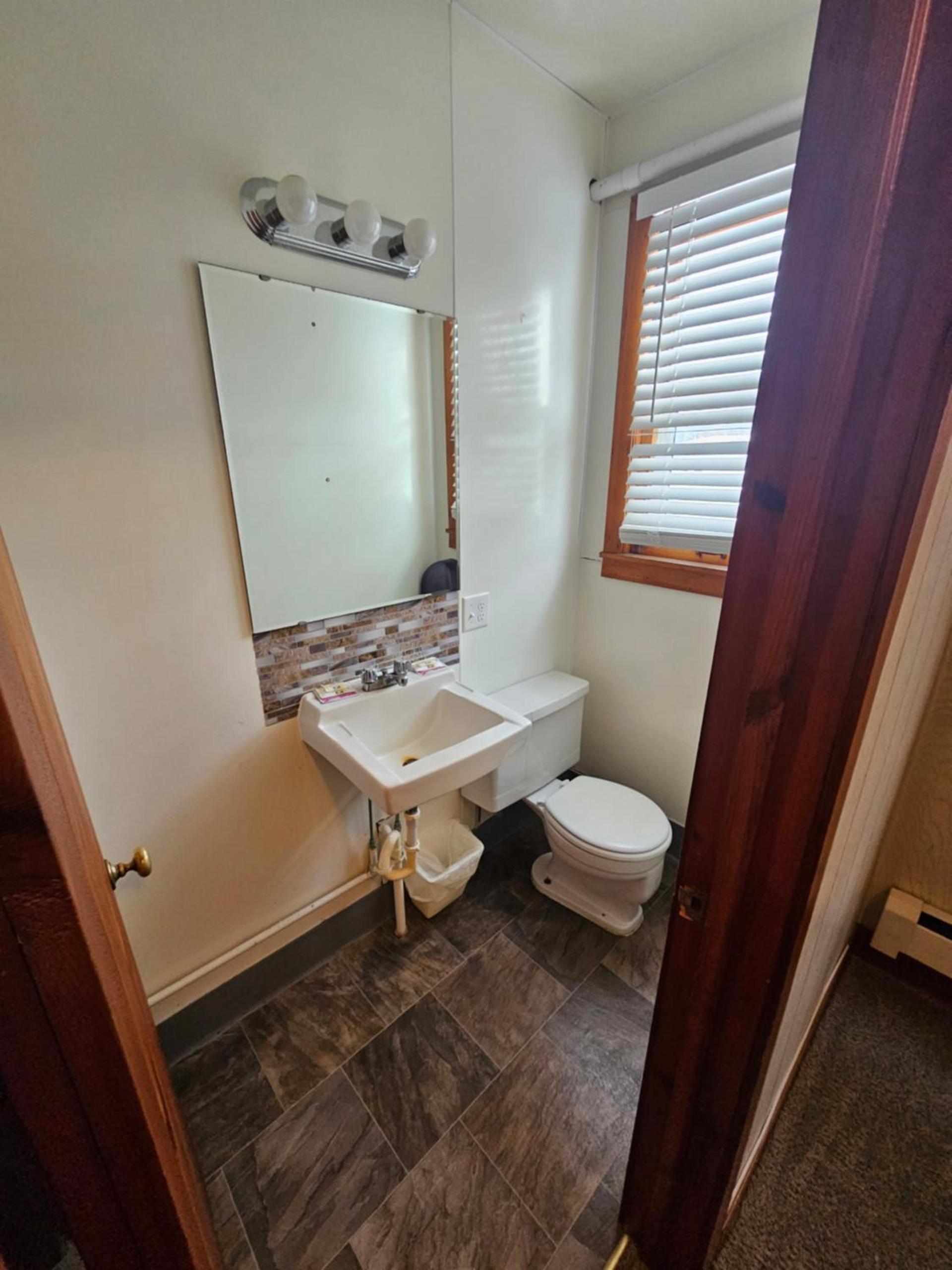 Lewiston Hotel Bar & Grill photo 18