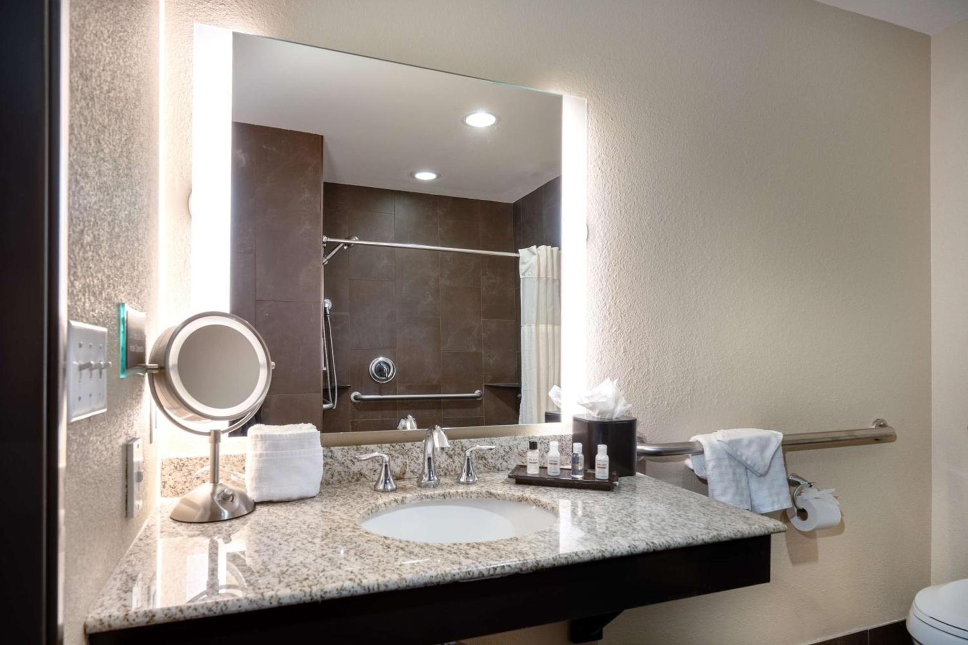 Best Western Premier Bryan College Station photo 30