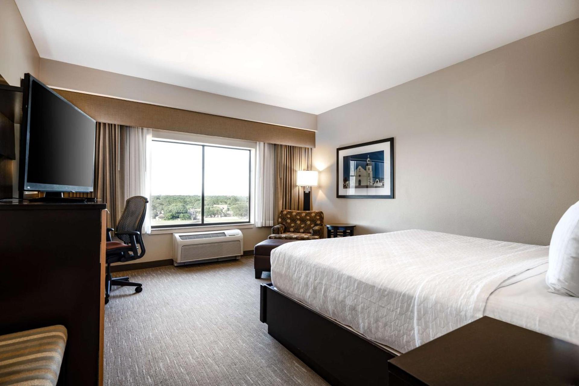 Best Western Premier Bryan College Station photo 15