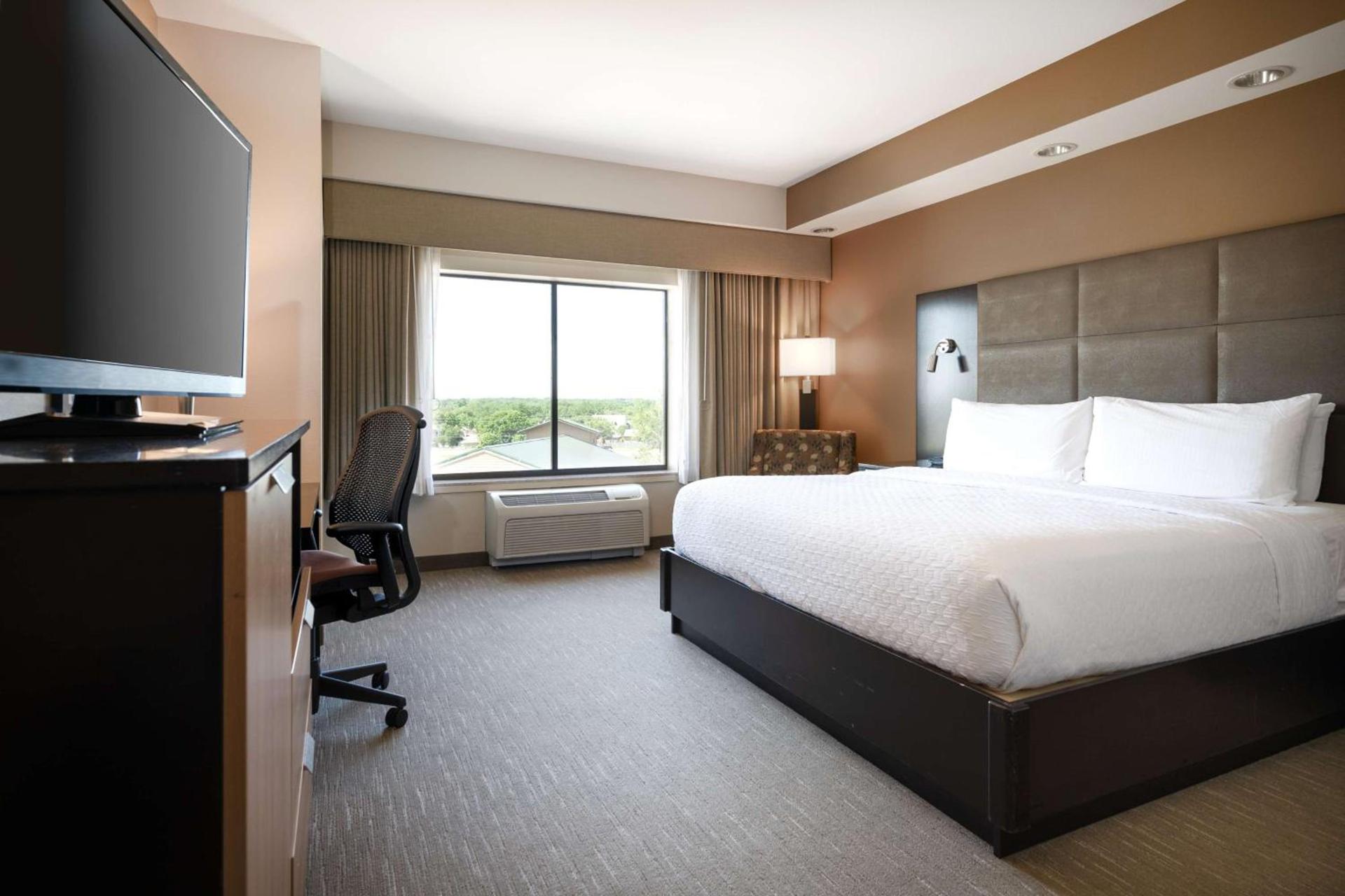 Best Western Premier Bryan College Station photo 17