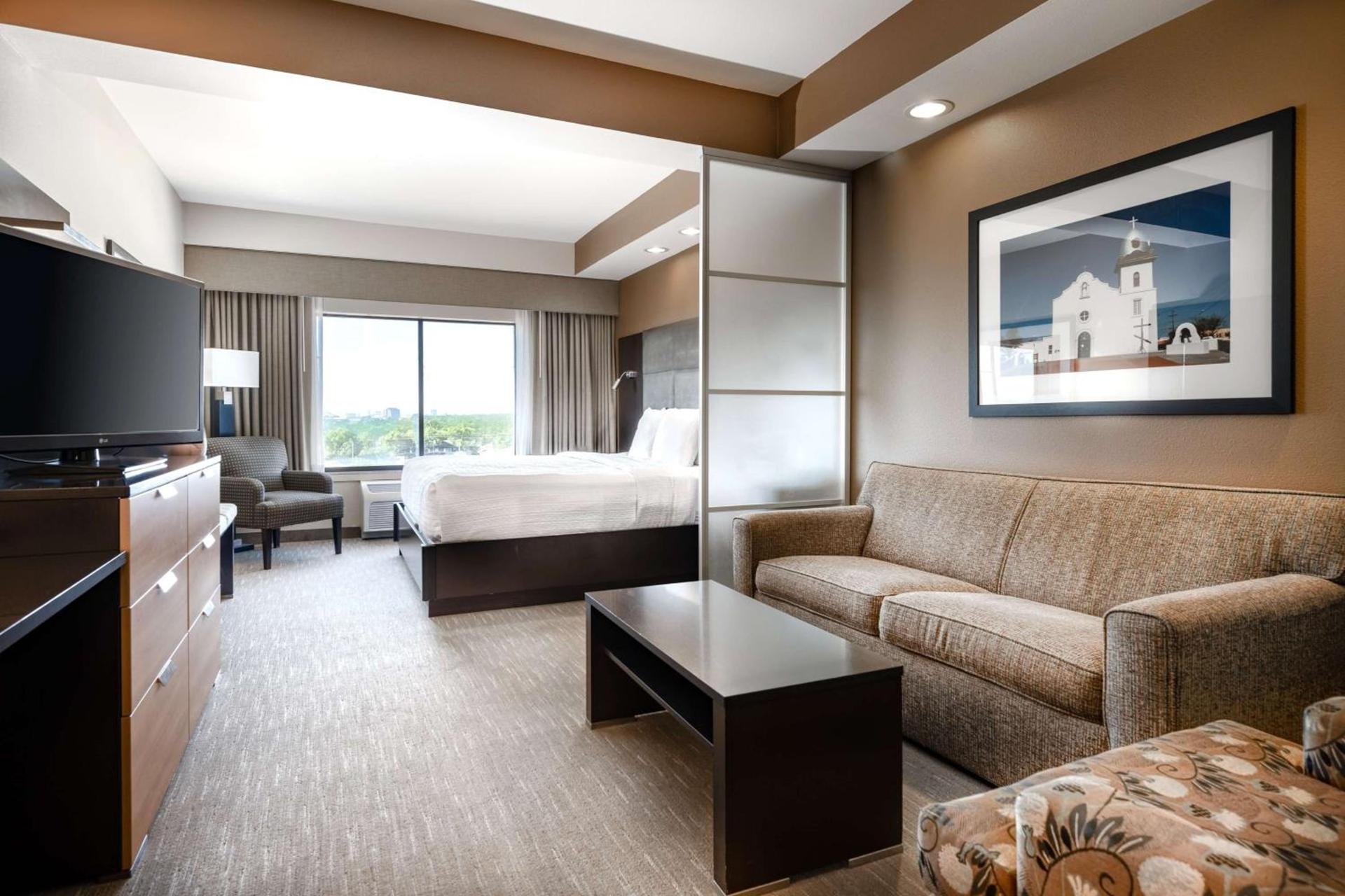 Best Western Premier Bryan College Station photo 21