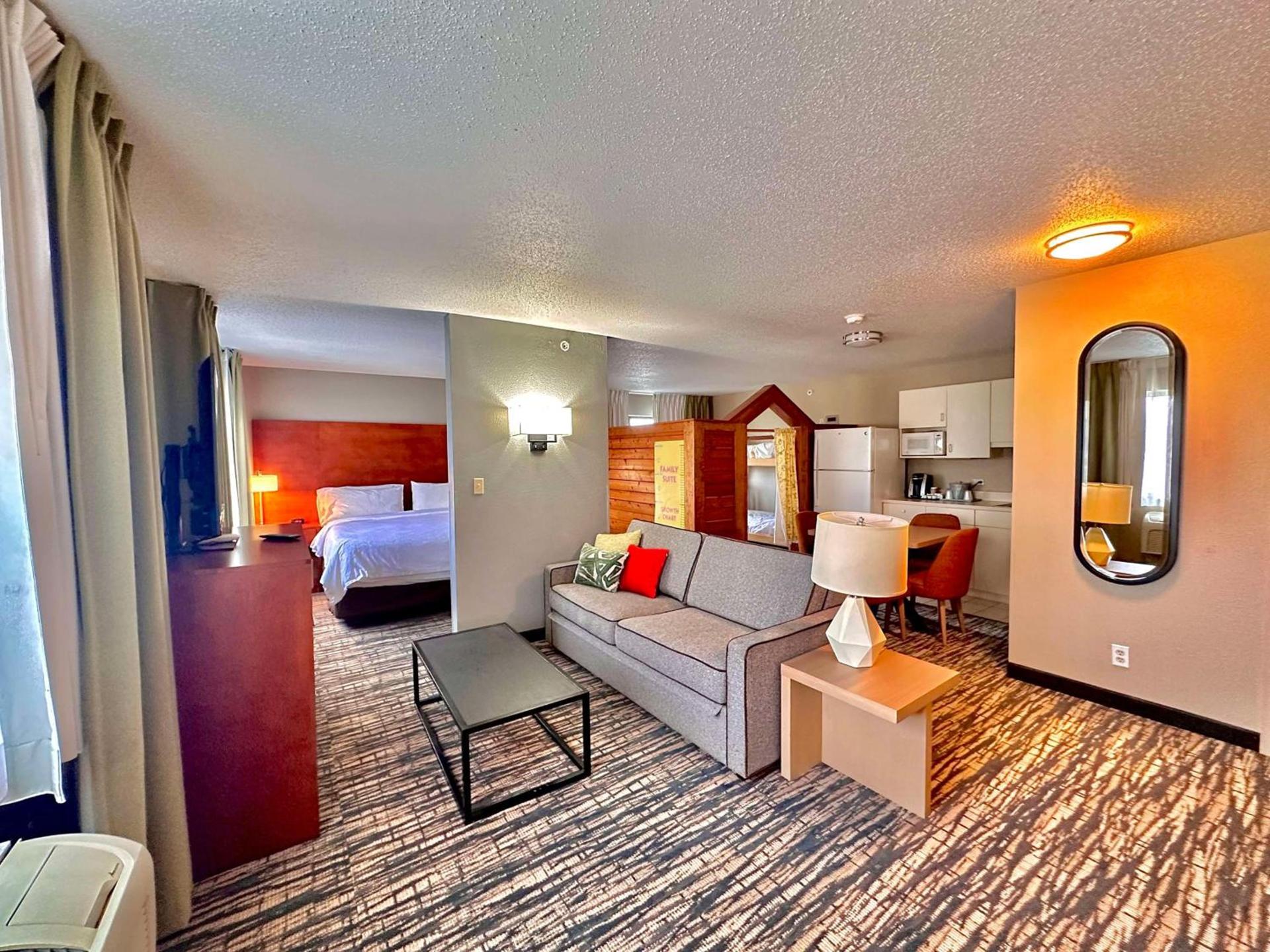 Best Western Fremont Angola I-80 90 Toll Road photo 5
