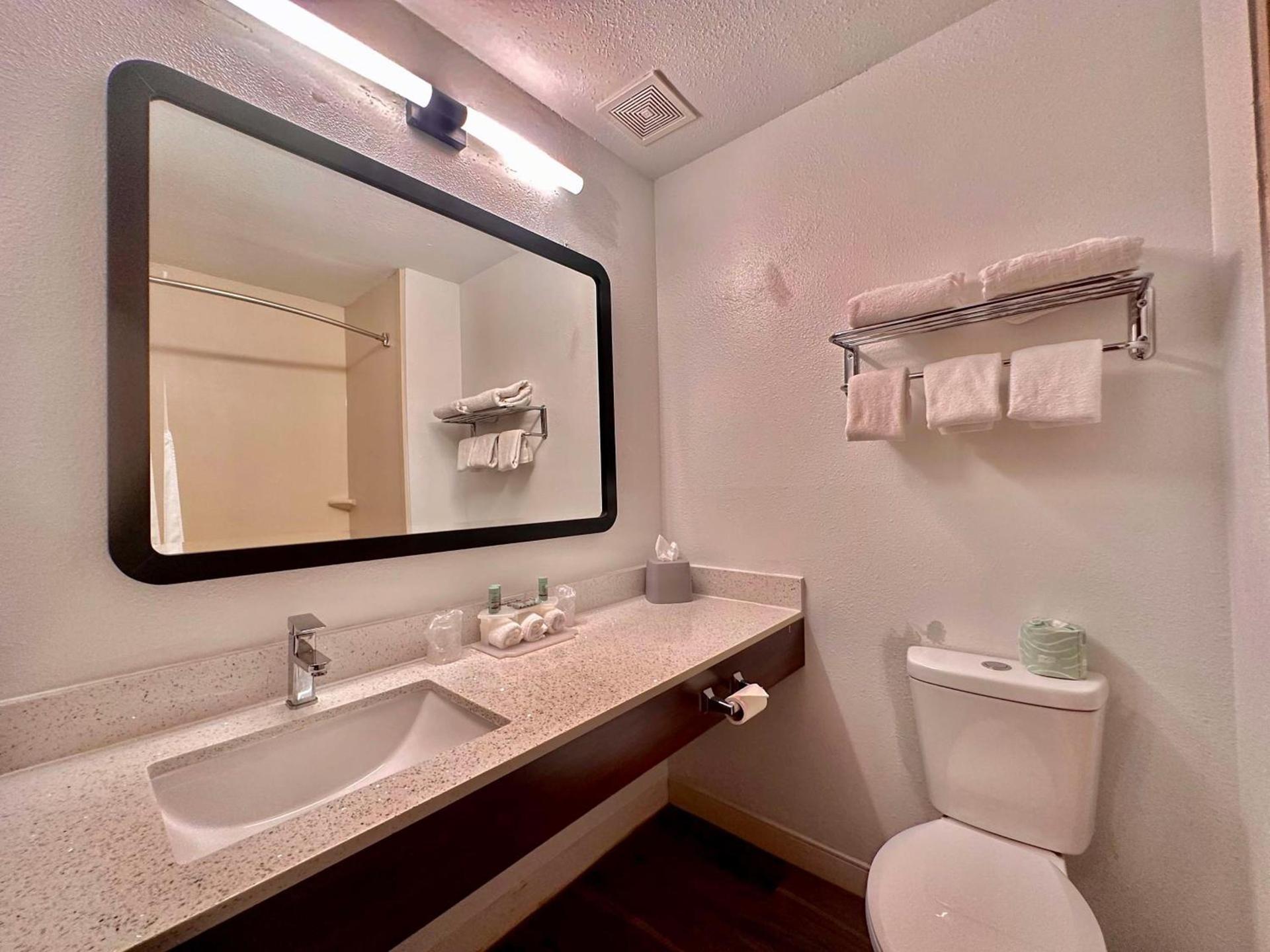 Best Western Fremont Angola I-80 90 Toll Road photo 8