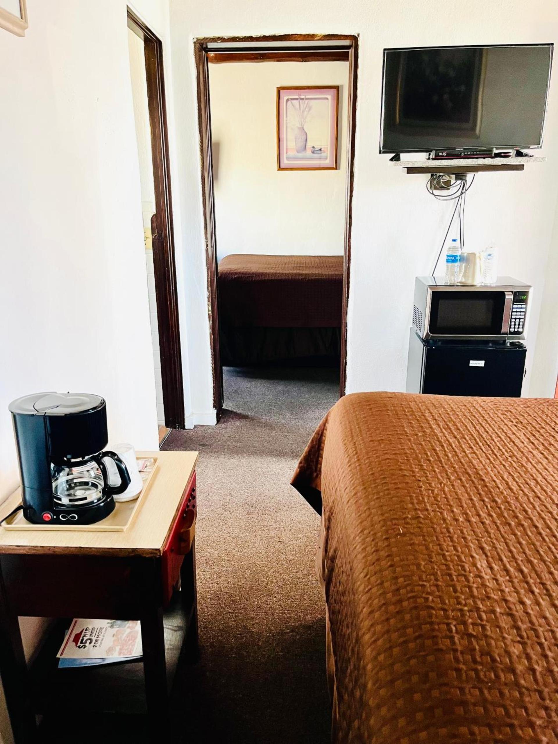 Cottonwood Court Motel photo 54
