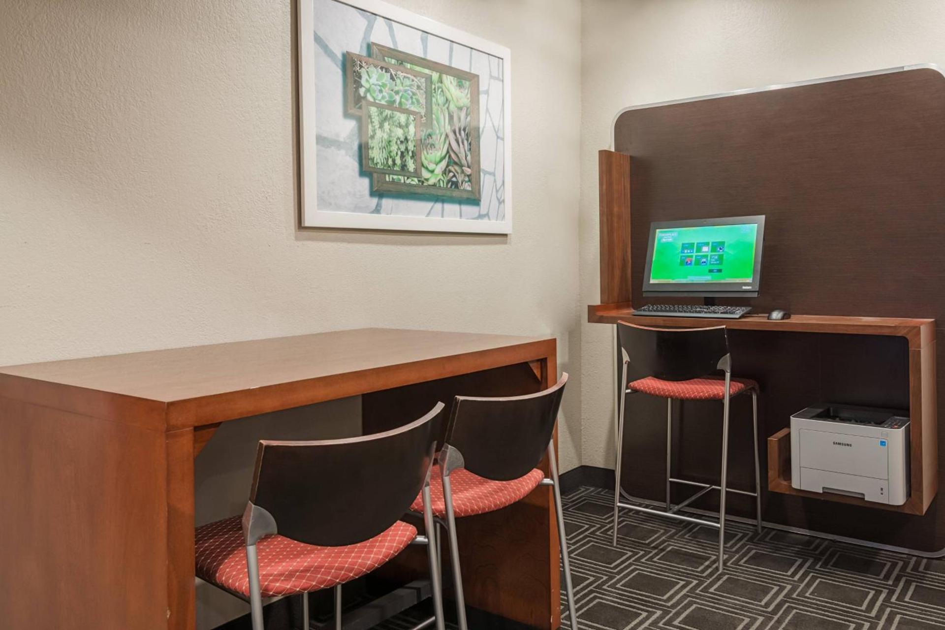 MainStay Suites photo 33