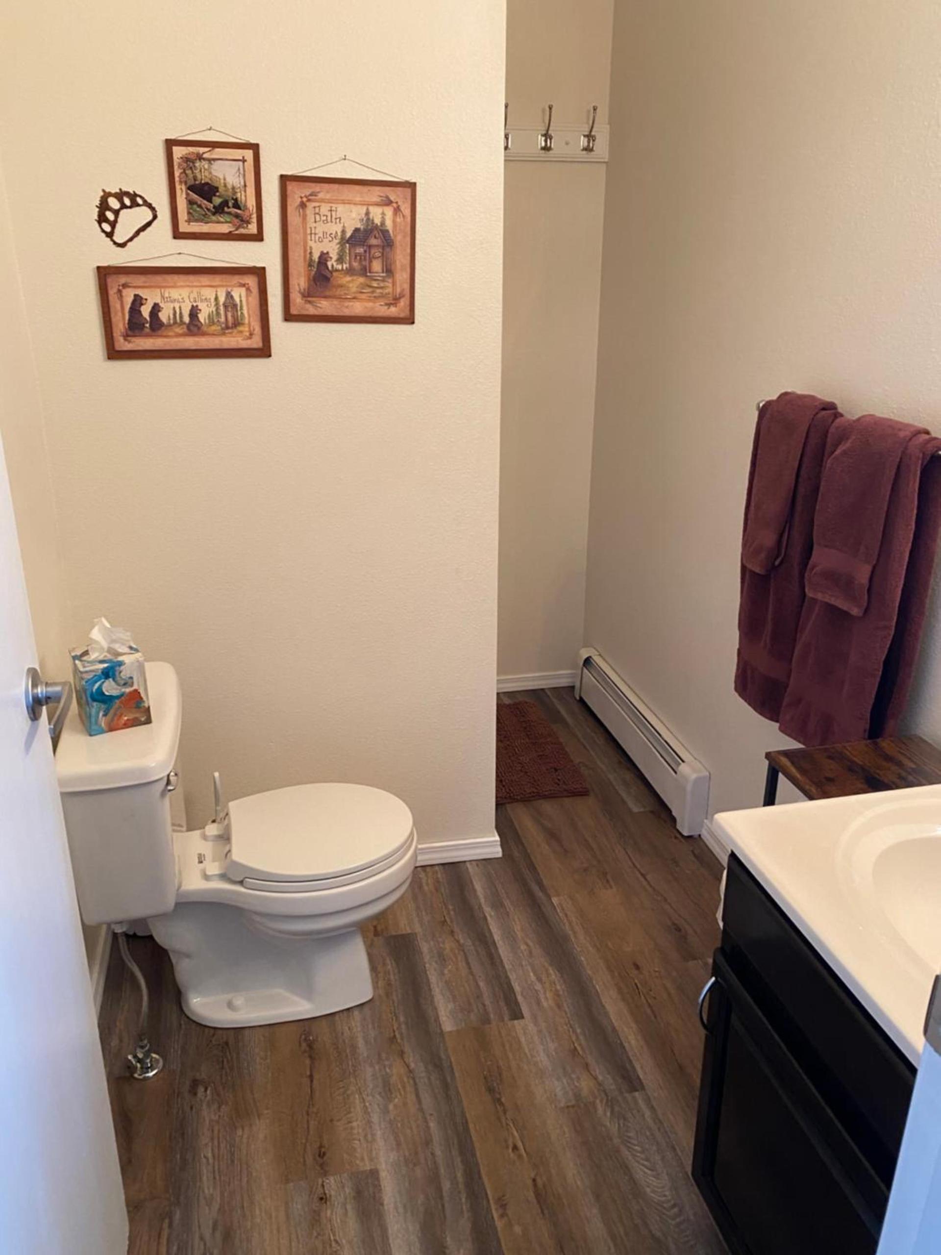 Bears Den Alaska Lodging photo 42