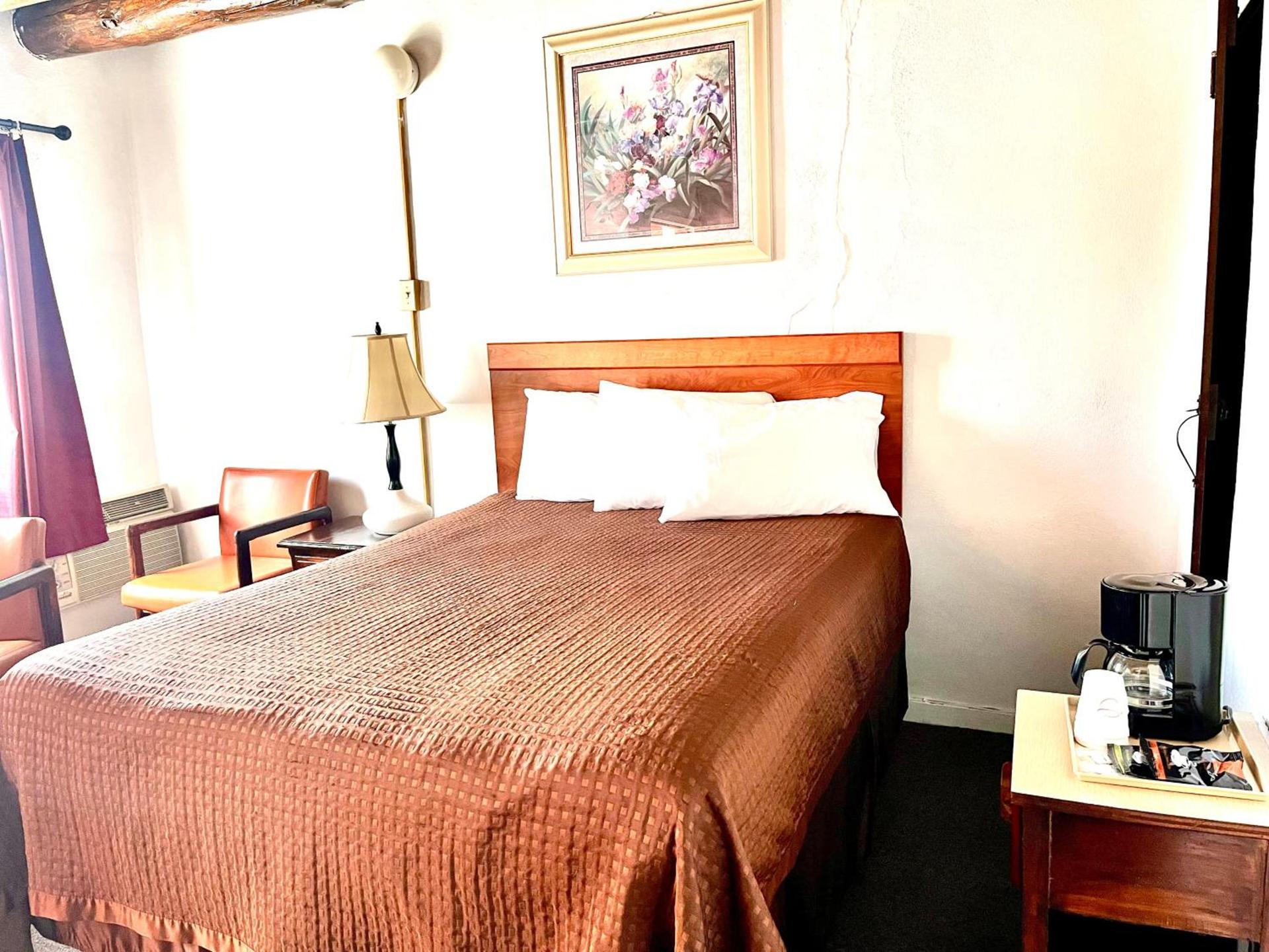 Cottonwood Court Motel photo 60