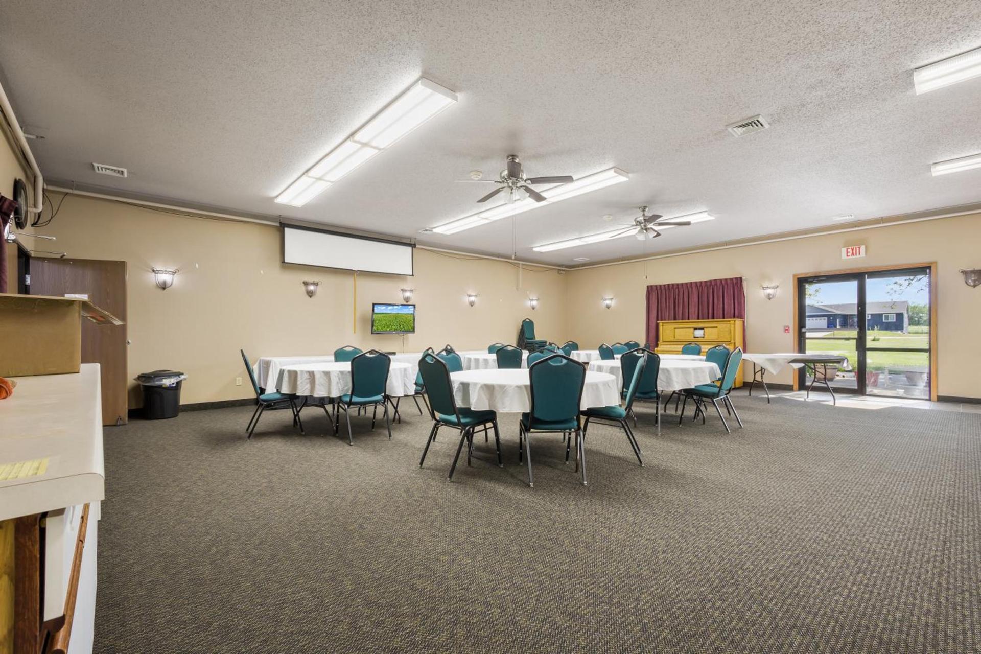 De Smet Super Deluxe Inn & suites photo 9