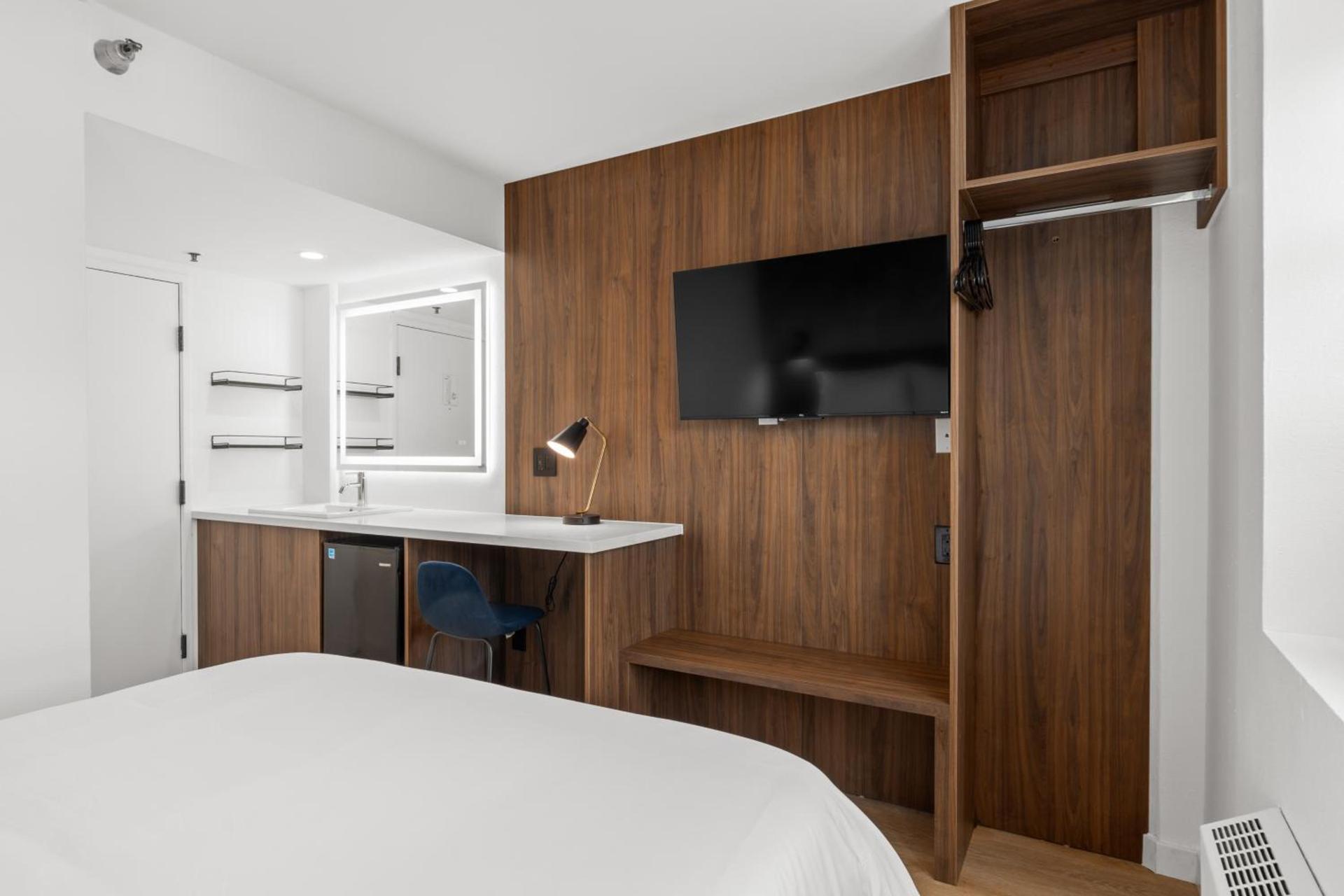 Uptown Inn - Limited Service Apart-Hotel photo 18