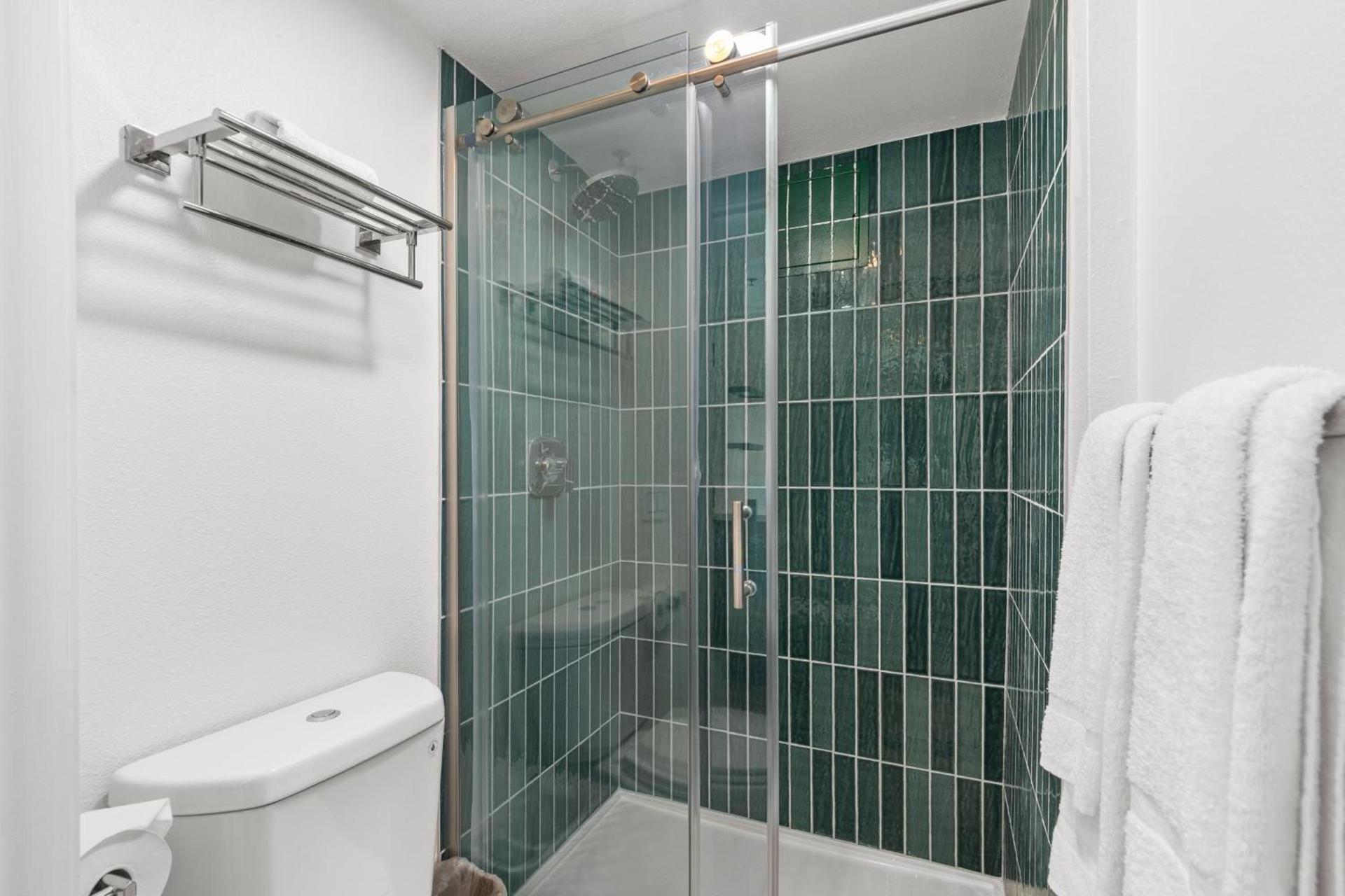 Uptown Inn - Limited Service Apart-Hotel photo 23