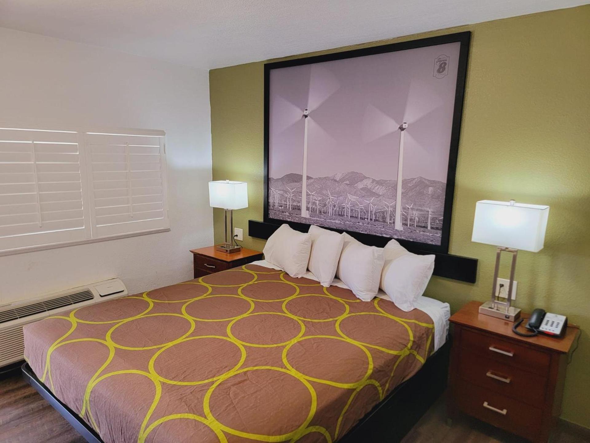 Super 8 by Wyndham El Centro North photo 10