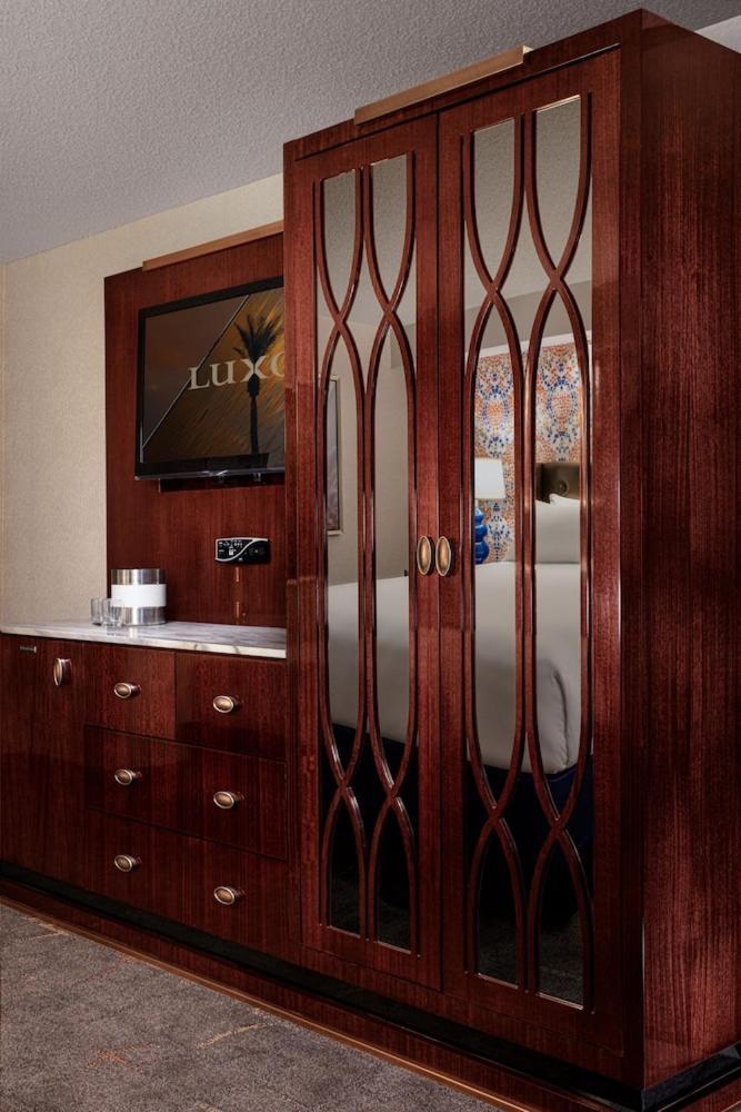 Luxor Hotel & Casino by Suiteness photo 56