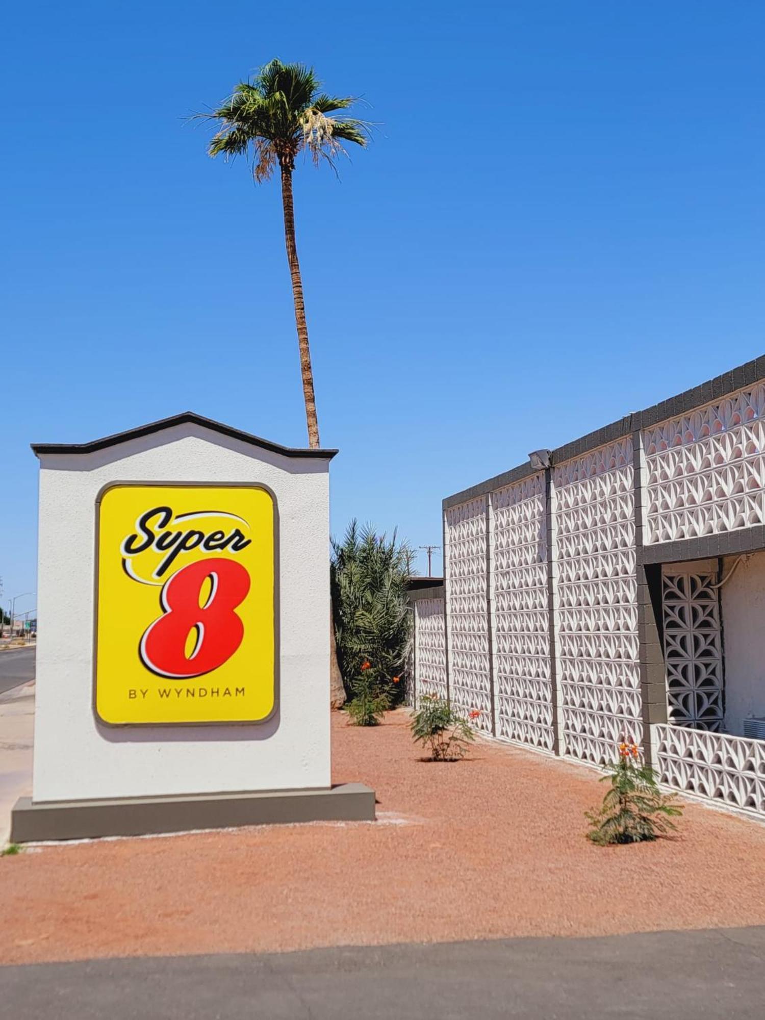 Super 8 by Wyndham El Centro North photo 12