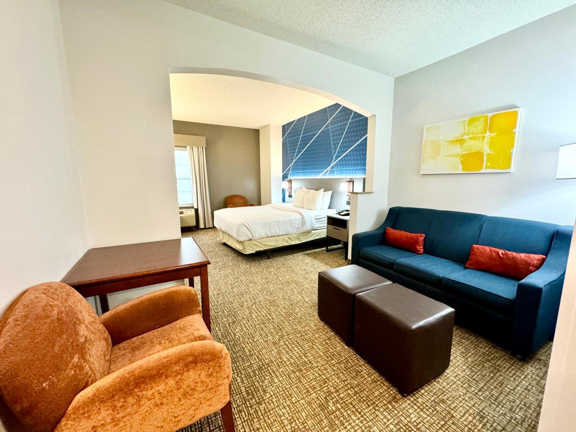 Comfort Suites East Brunswick - South River photo 82