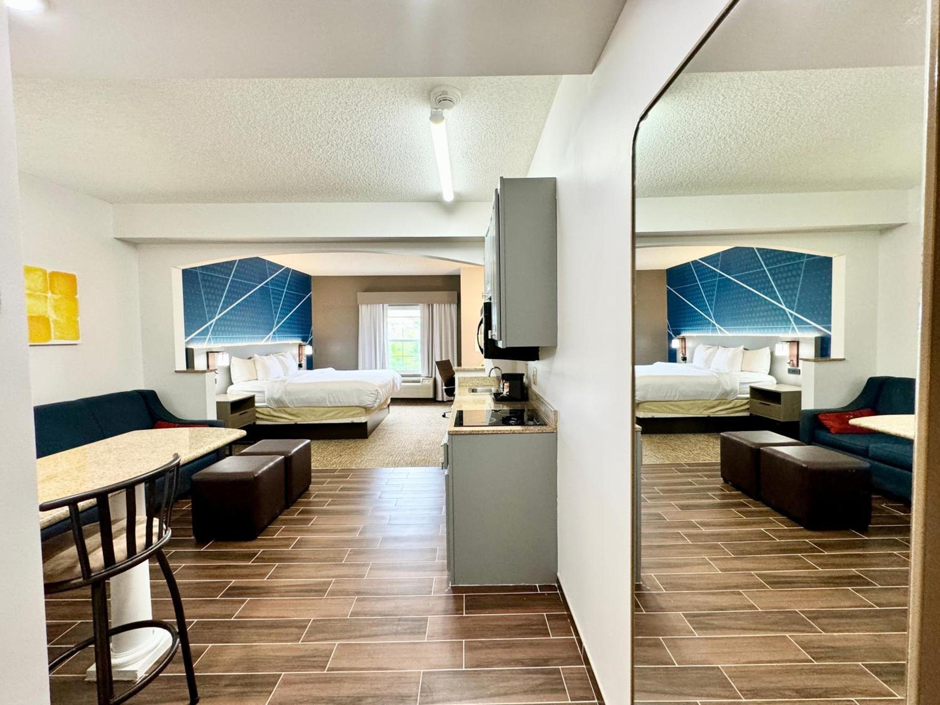 Comfort Suites East Brunswick - South River photo 87