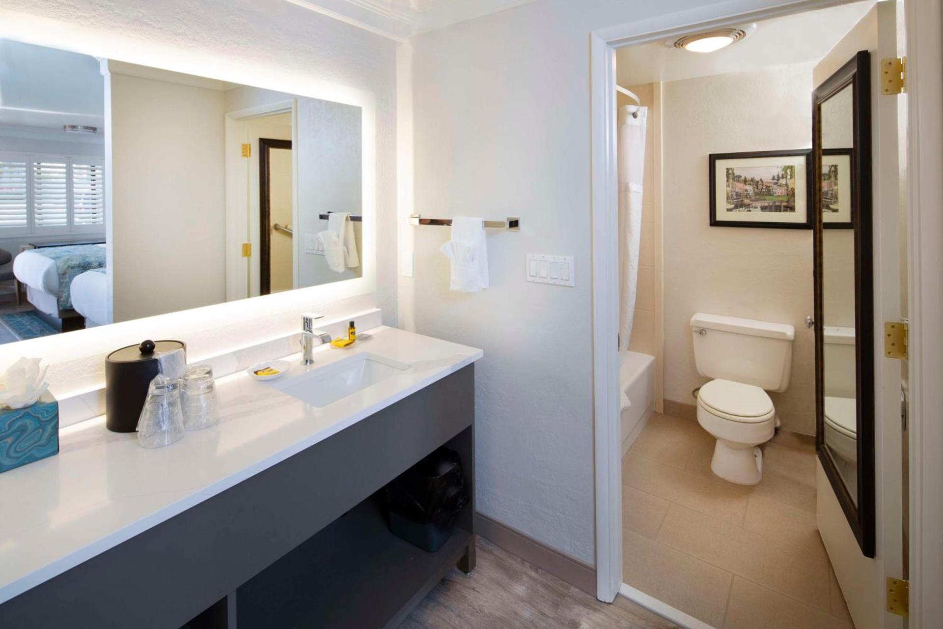 Best Western Plus Humboldt Bay Inn photo 35