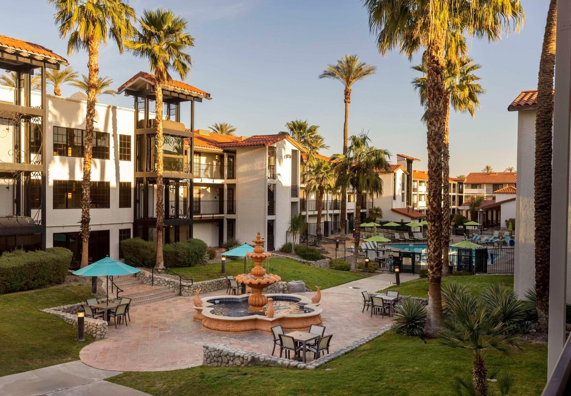 Embassy Suites by Hilton Palm Desert photo 2