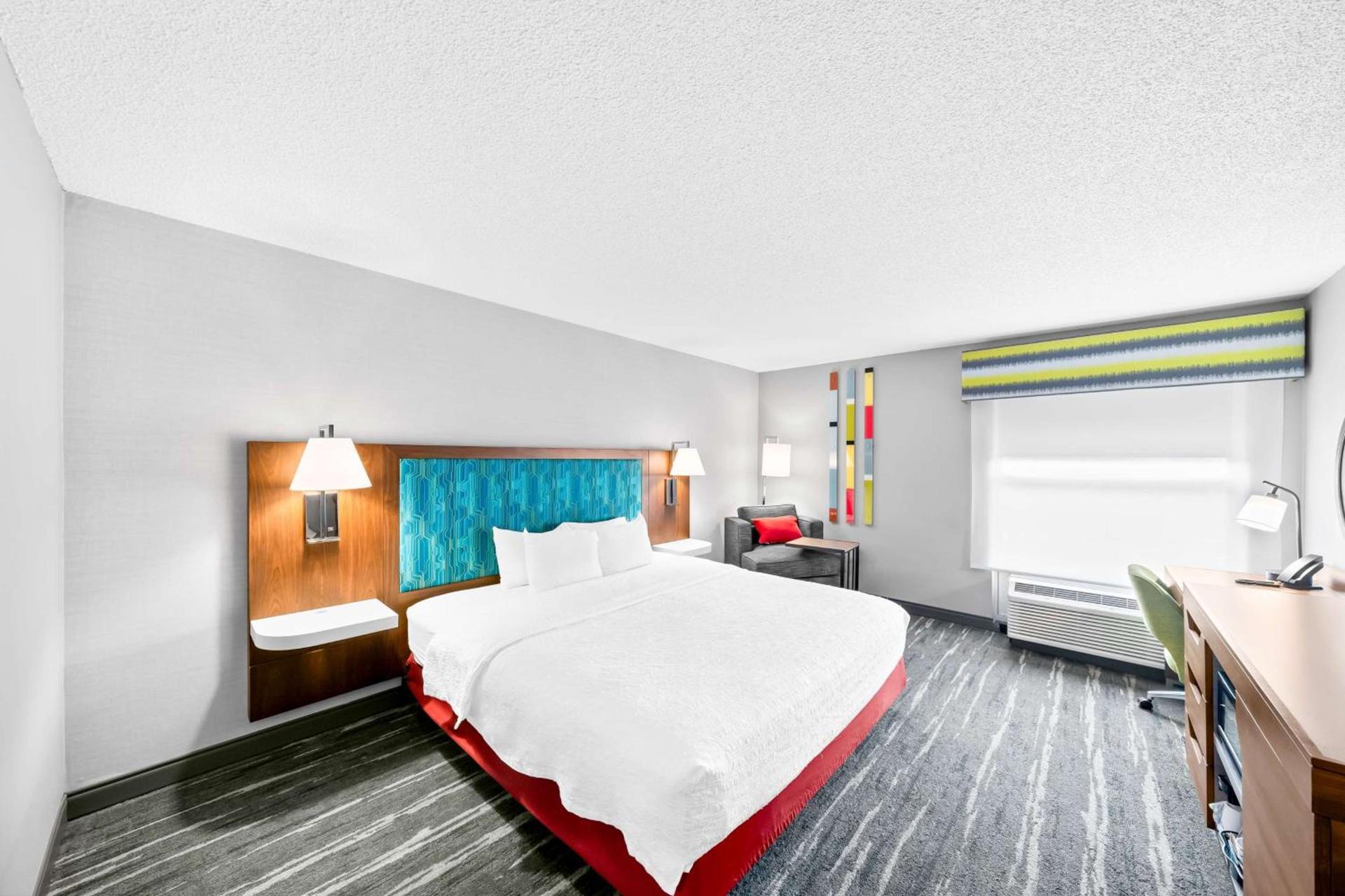 Hampton Inn South Heritage Park photo 18
