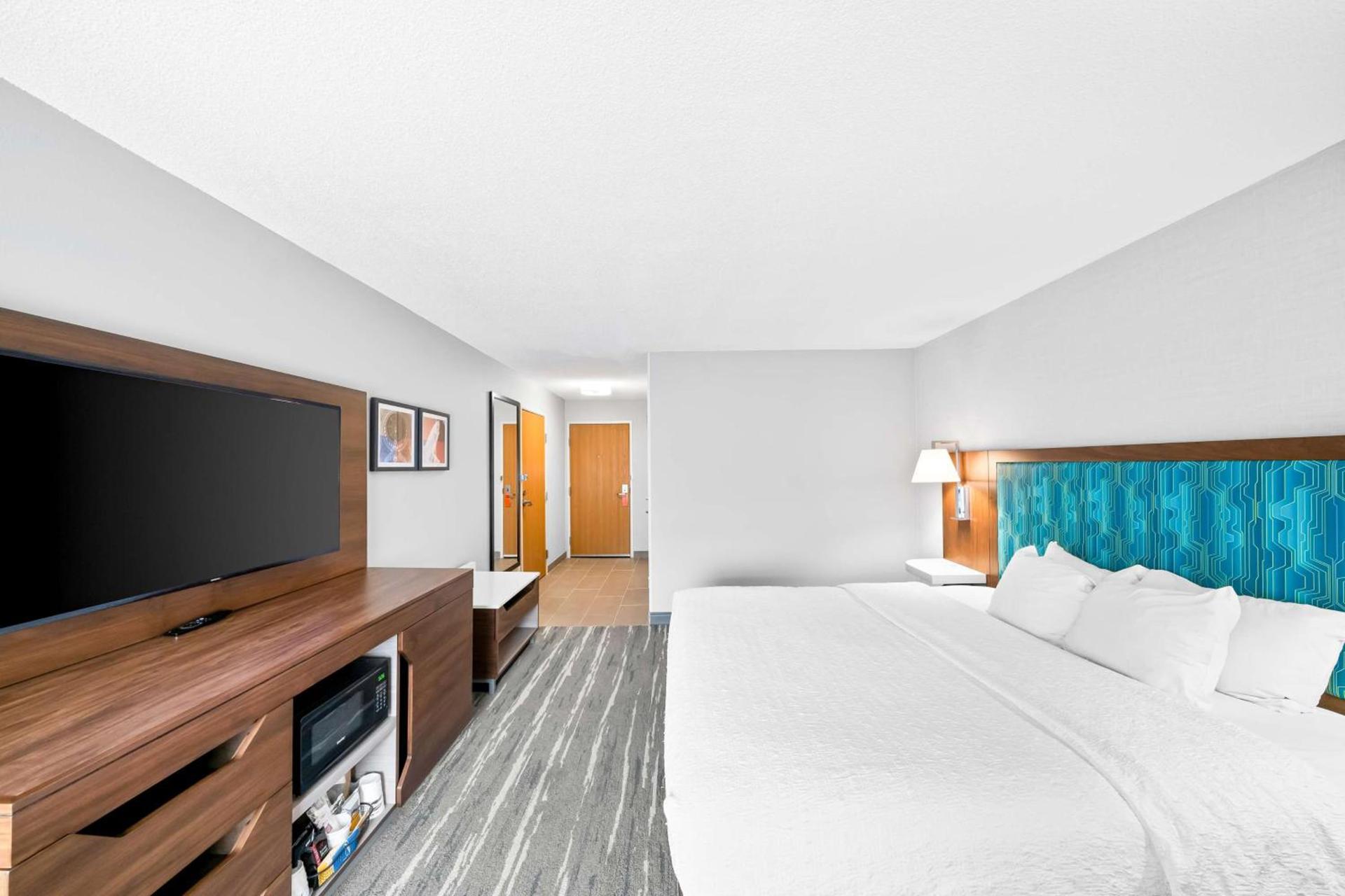 Hampton Inn South Heritage Park photo 19