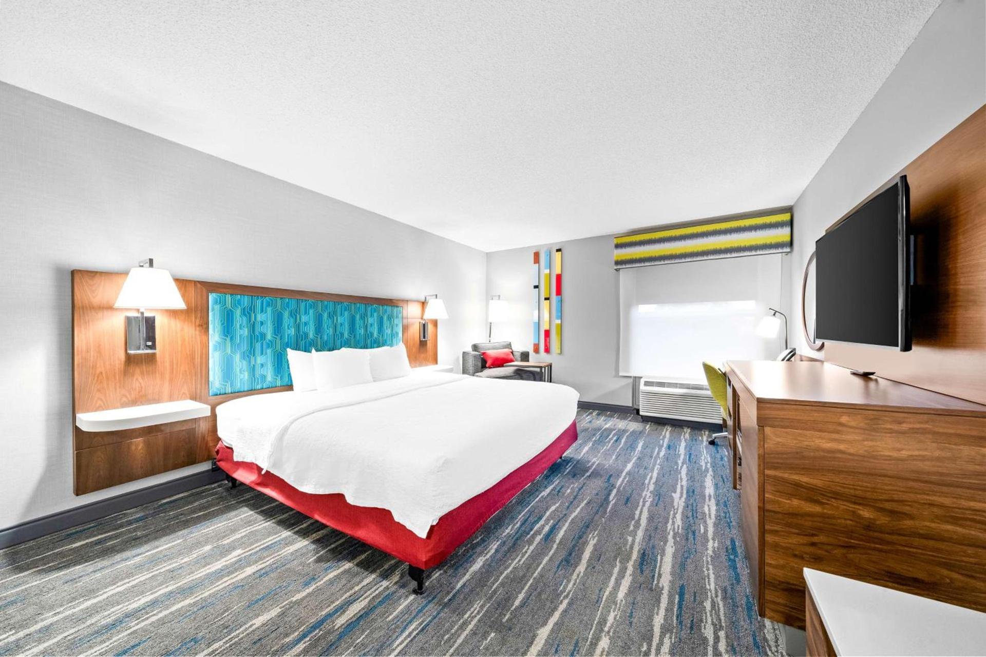Hampton Inn South Heritage Park photo 25