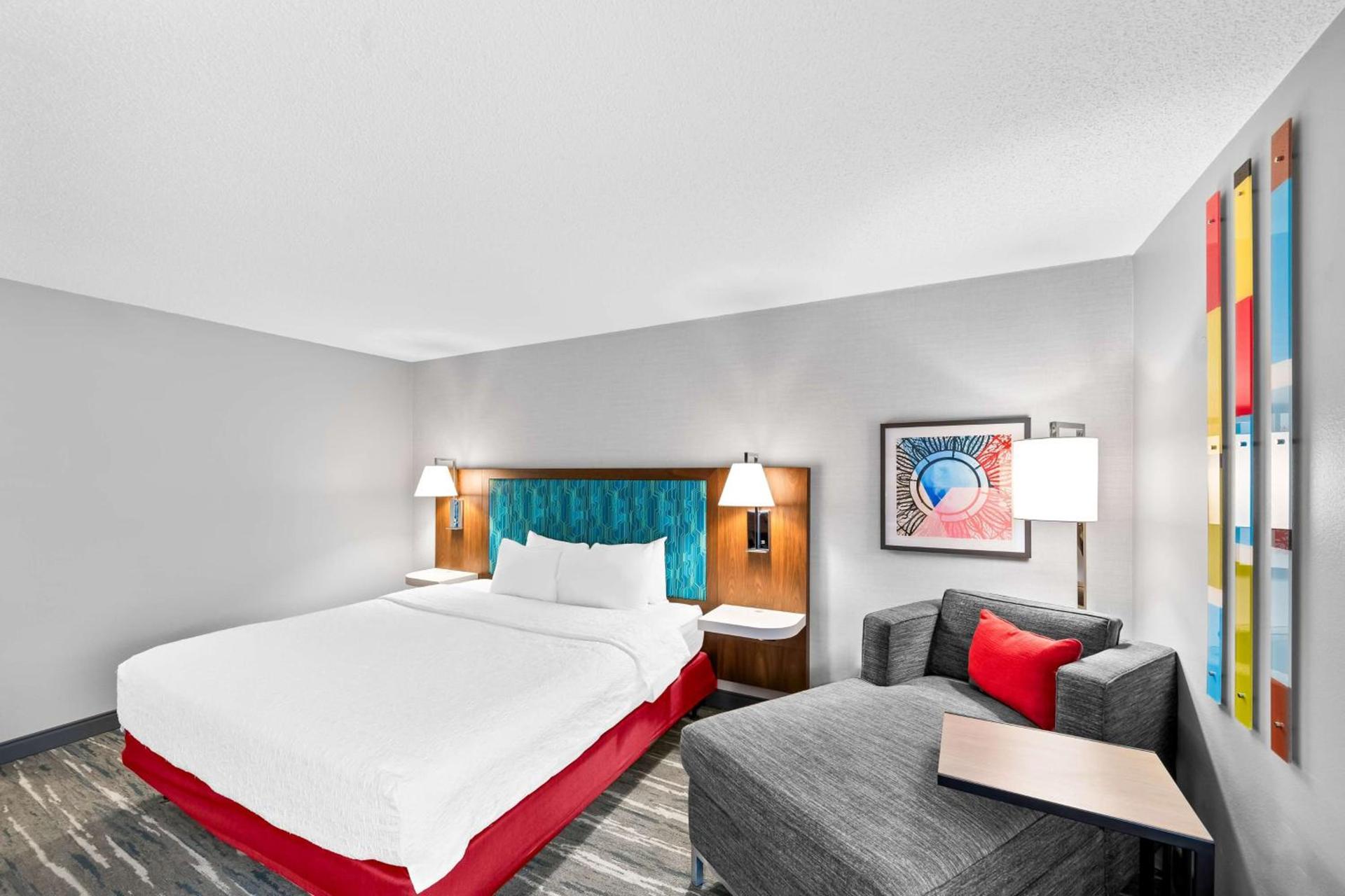 Hampton Inn South Heritage Park photo 27