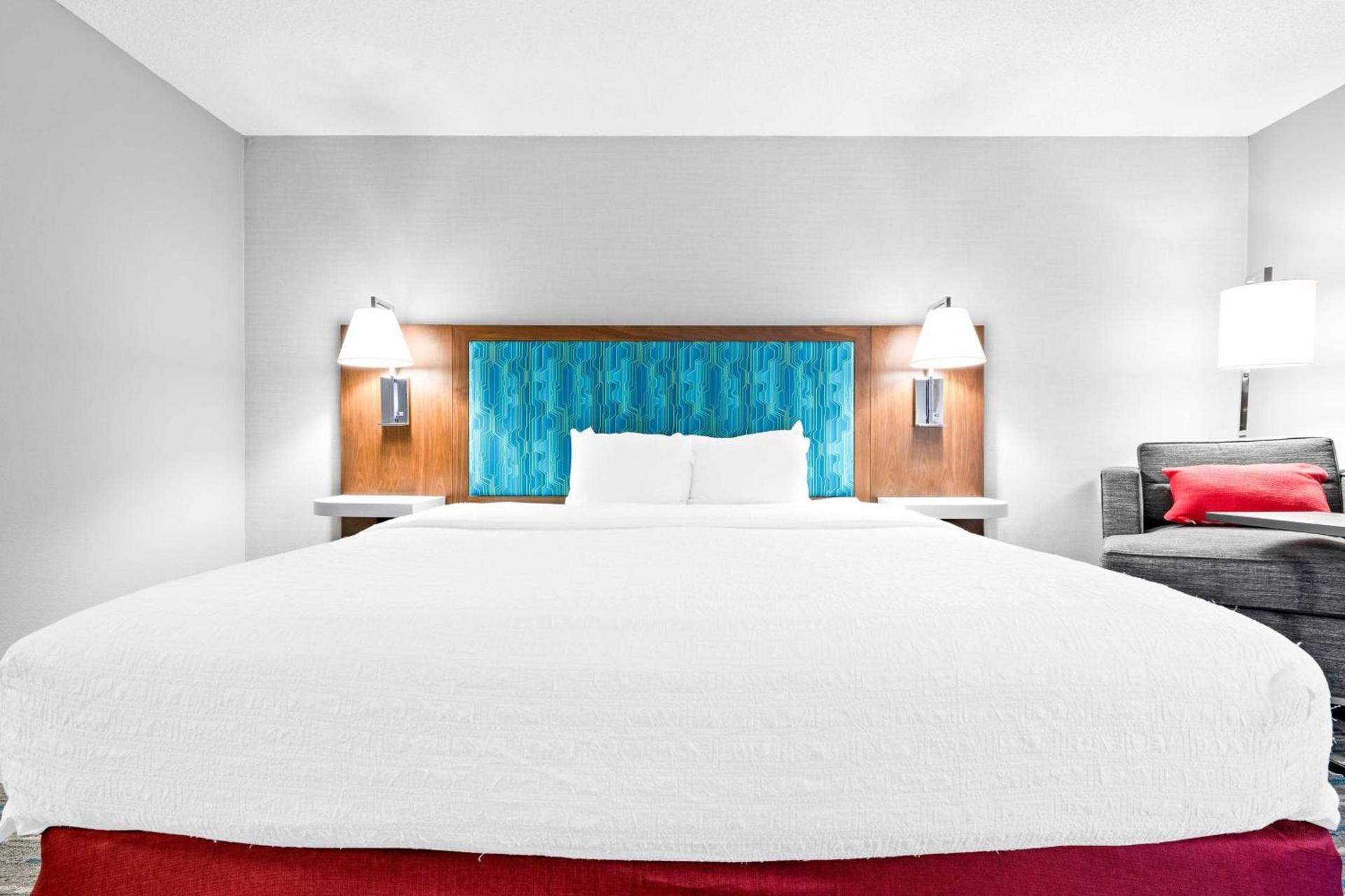 Hampton Inn South Heritage Park photo 30