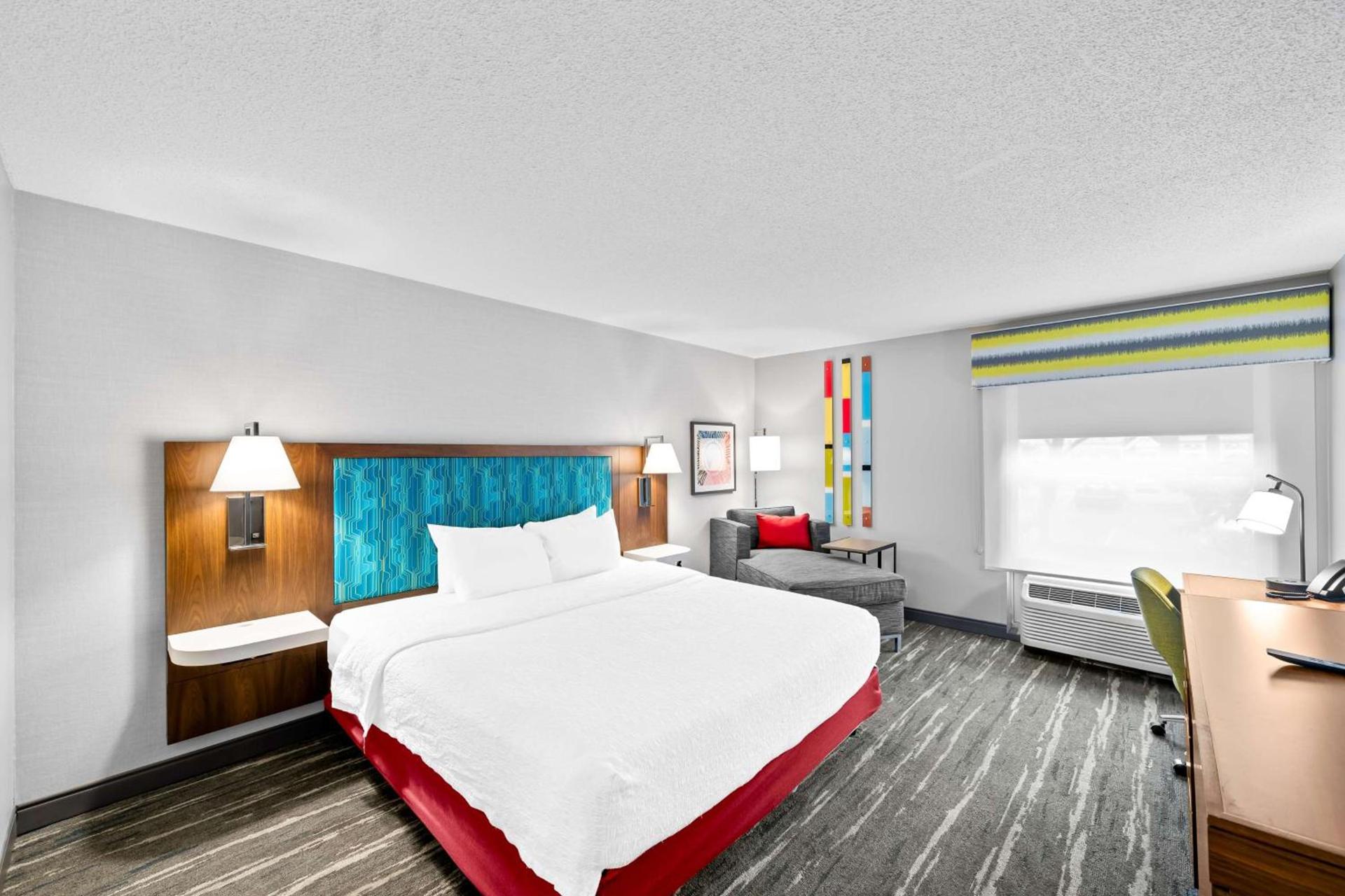 Hampton Inn South Heritage Park photo 31