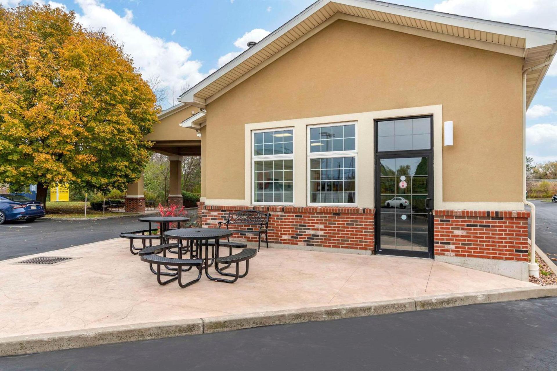 Comfort Inn University photo 32