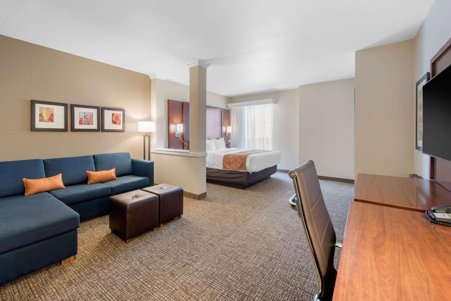 Comfort Suites Denver International Airport photo 21
