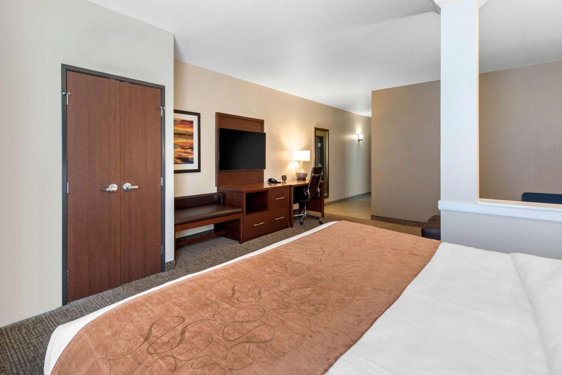 Comfort Suites Denver International Airport photo 25