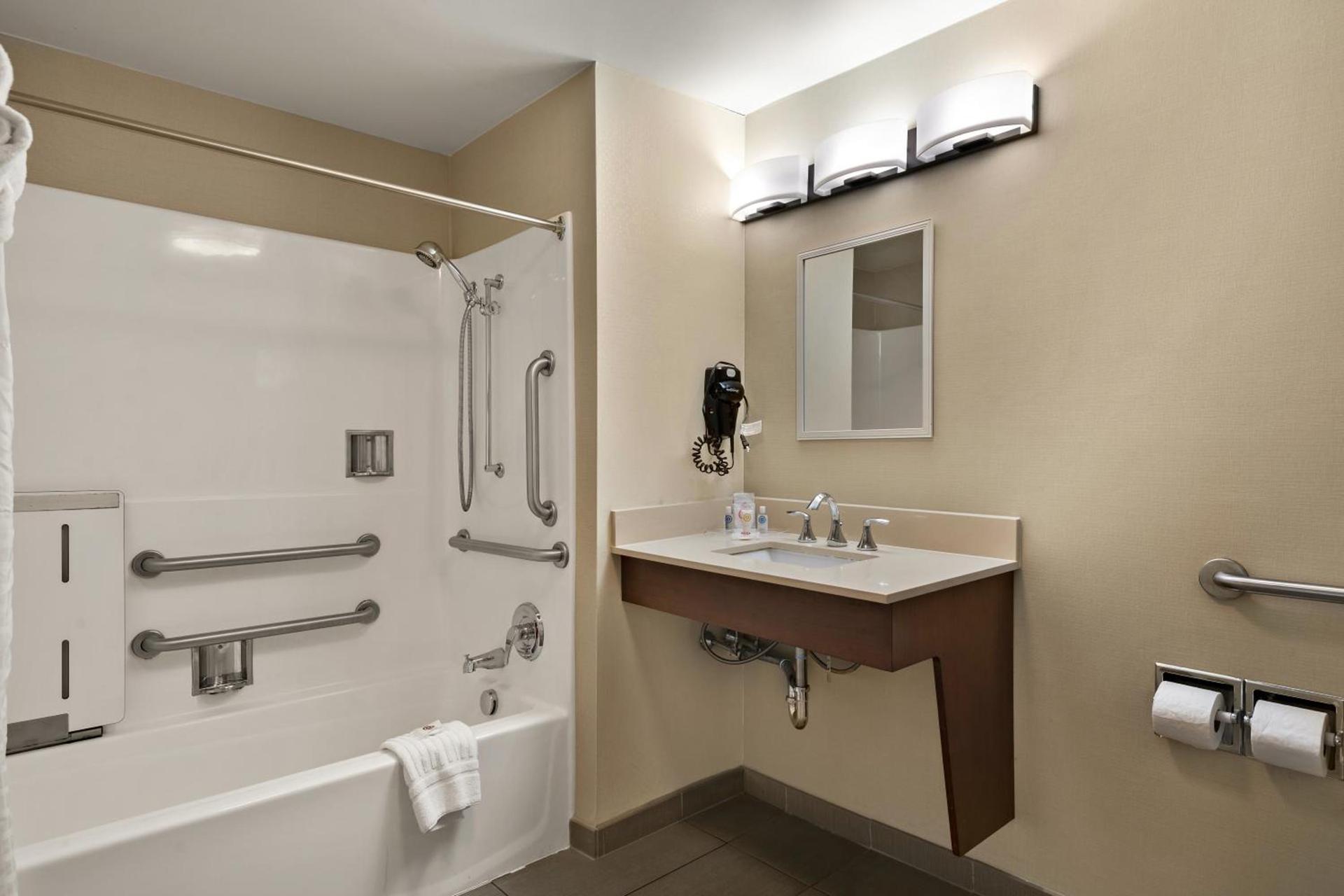 Comfort Suites Hummelstown - Hershey photo 9