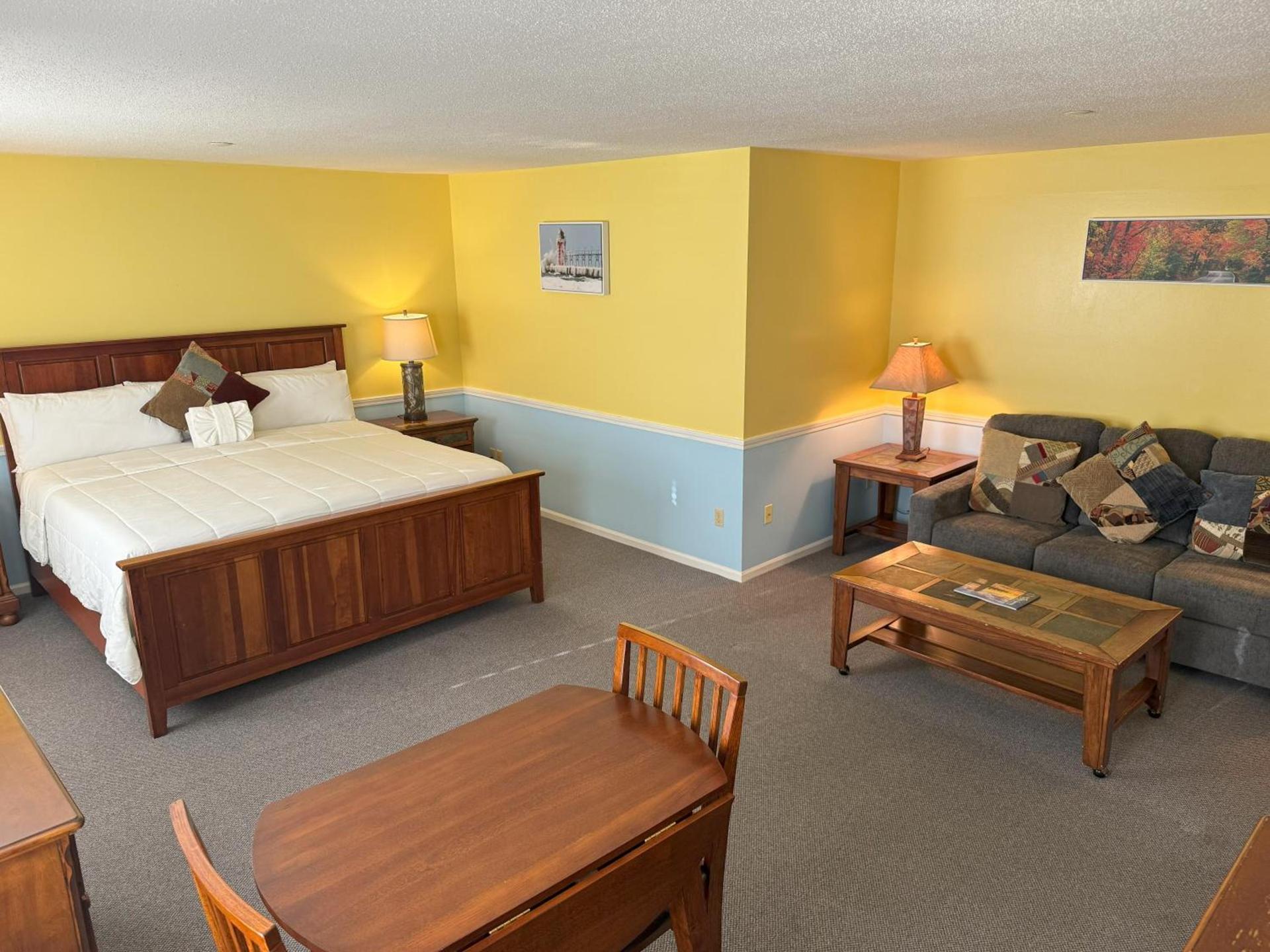 Old Harbor Inn photo 2