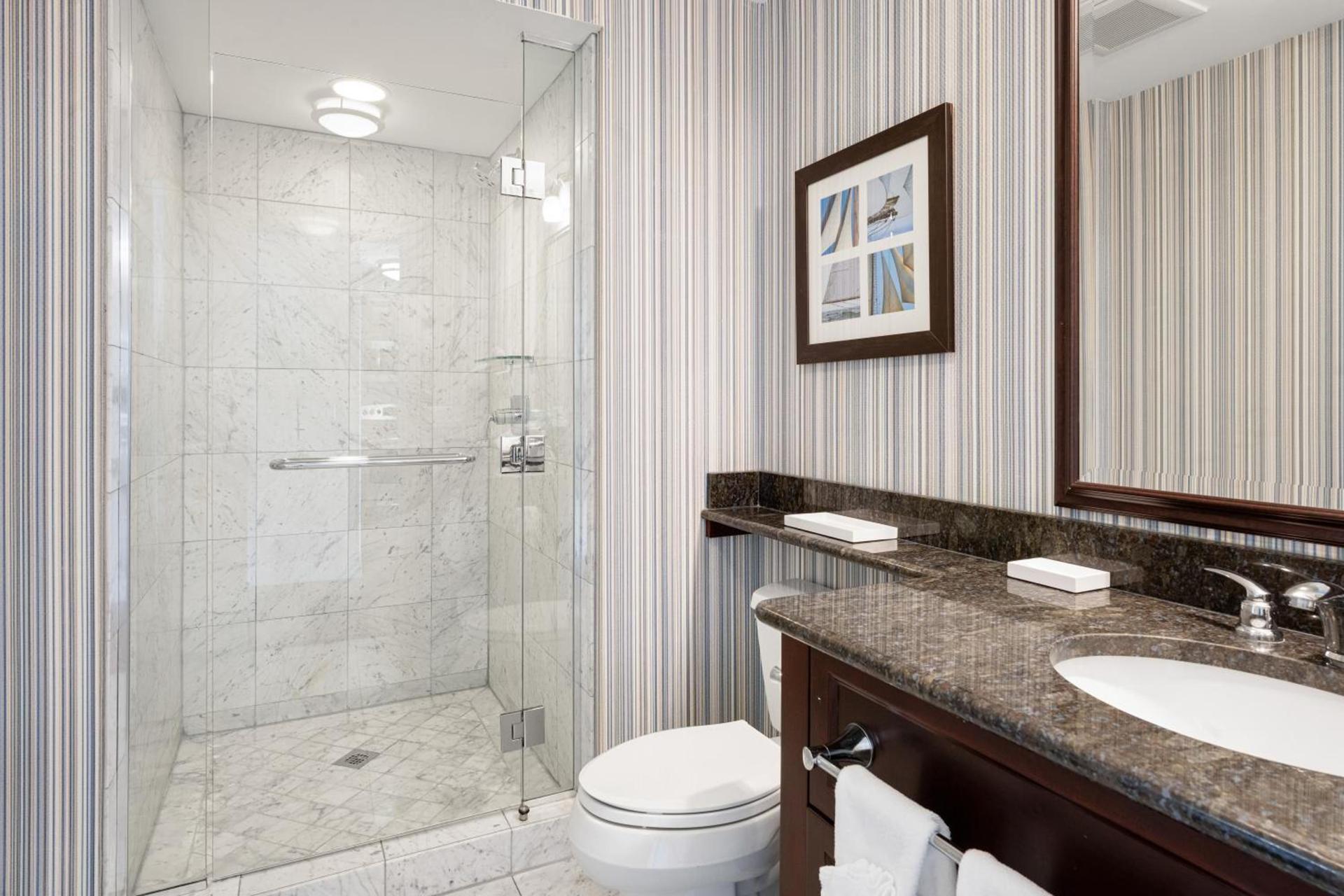 Newport Beach Hotel & Suites photo 66