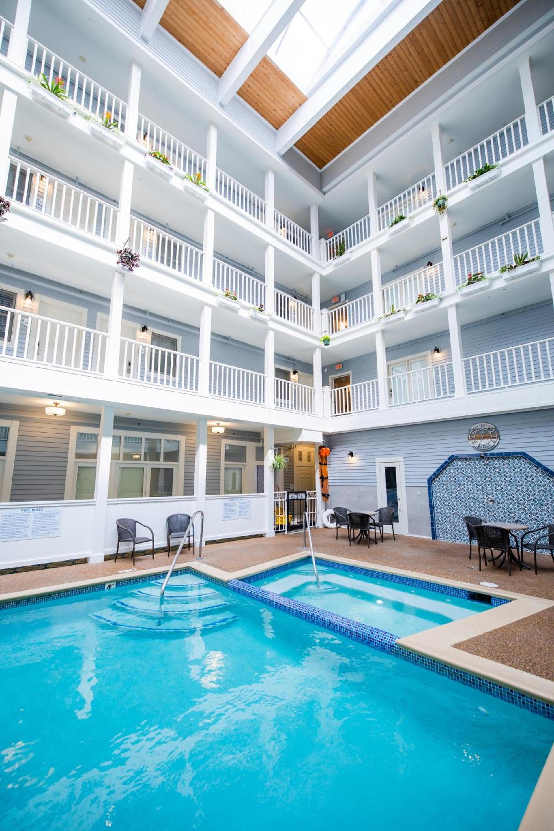 Lake View Hotel photo 14