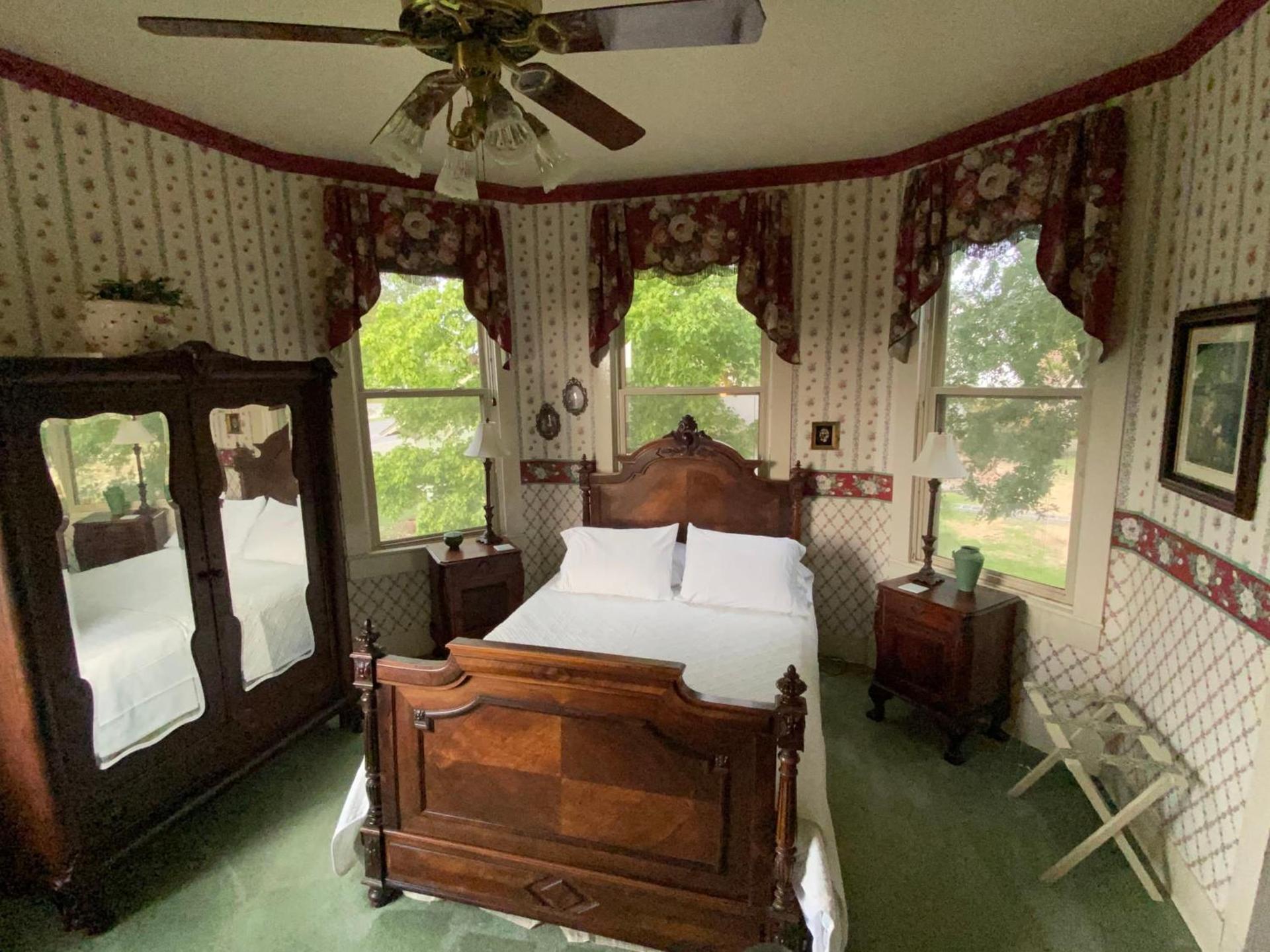 Four Winds Victorian Venue & Suites photo 25