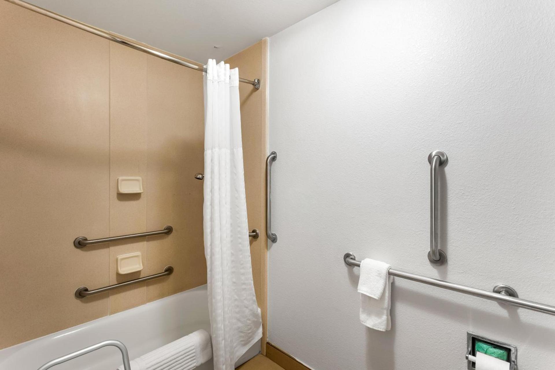 Comfort Inn & Suites Kenosha-Pleasant Prairie photo 42