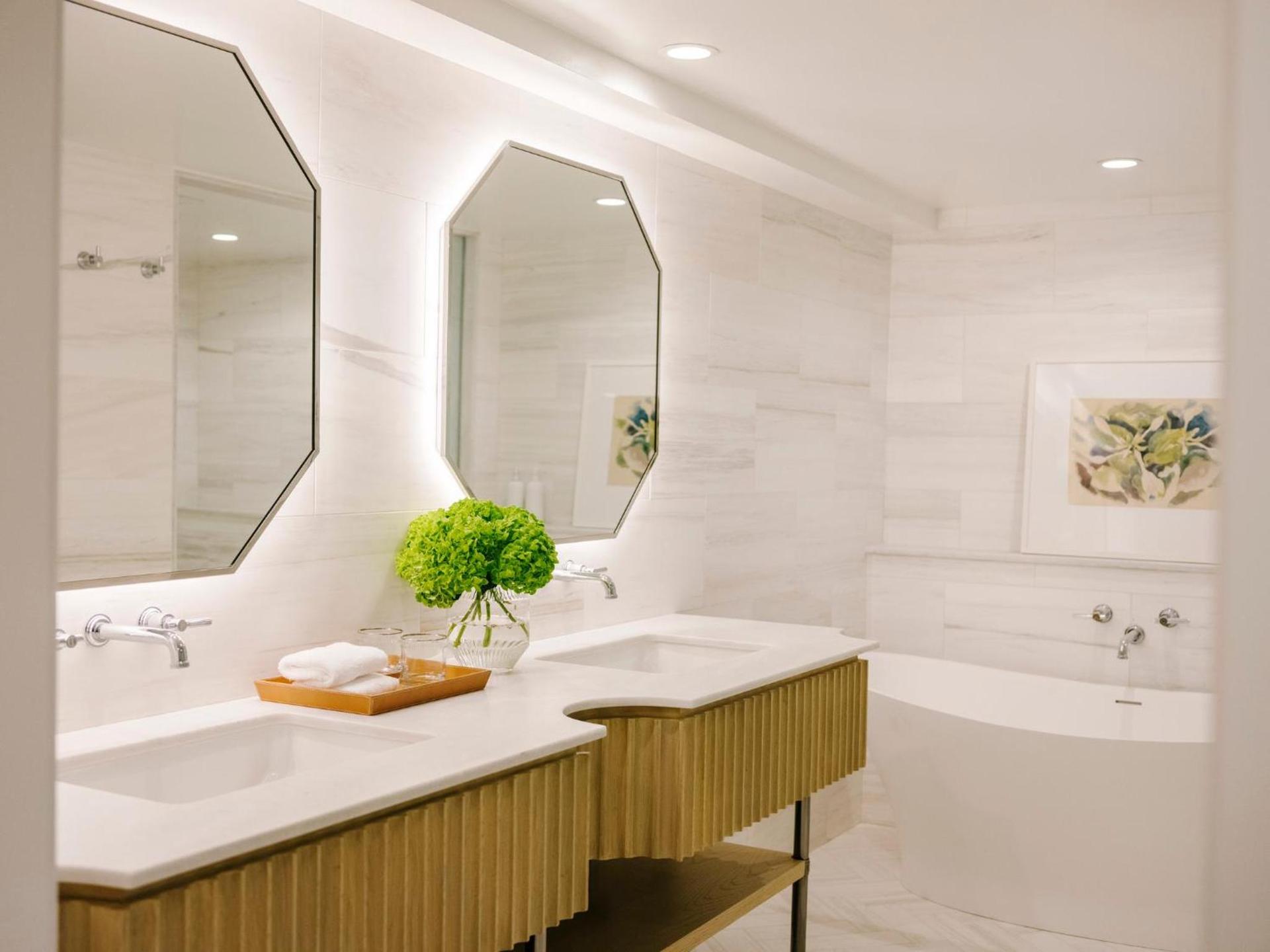 Regent Santa Monica Beach by IHG photo 23
